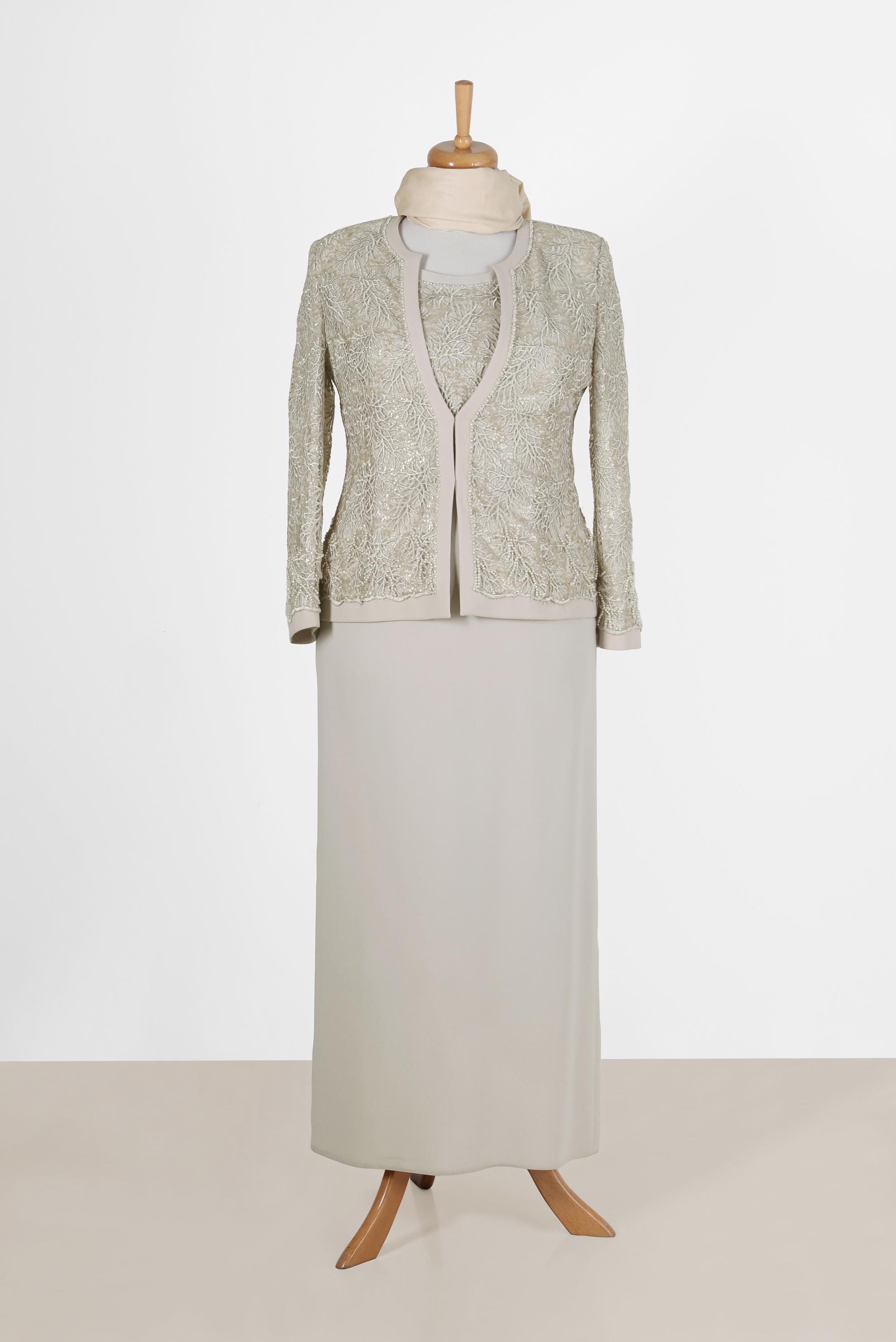 Tesettür giyim BEJ GÜPÜR DETAYLI İKİLİ ELBİSELİ TAKIM 30158 