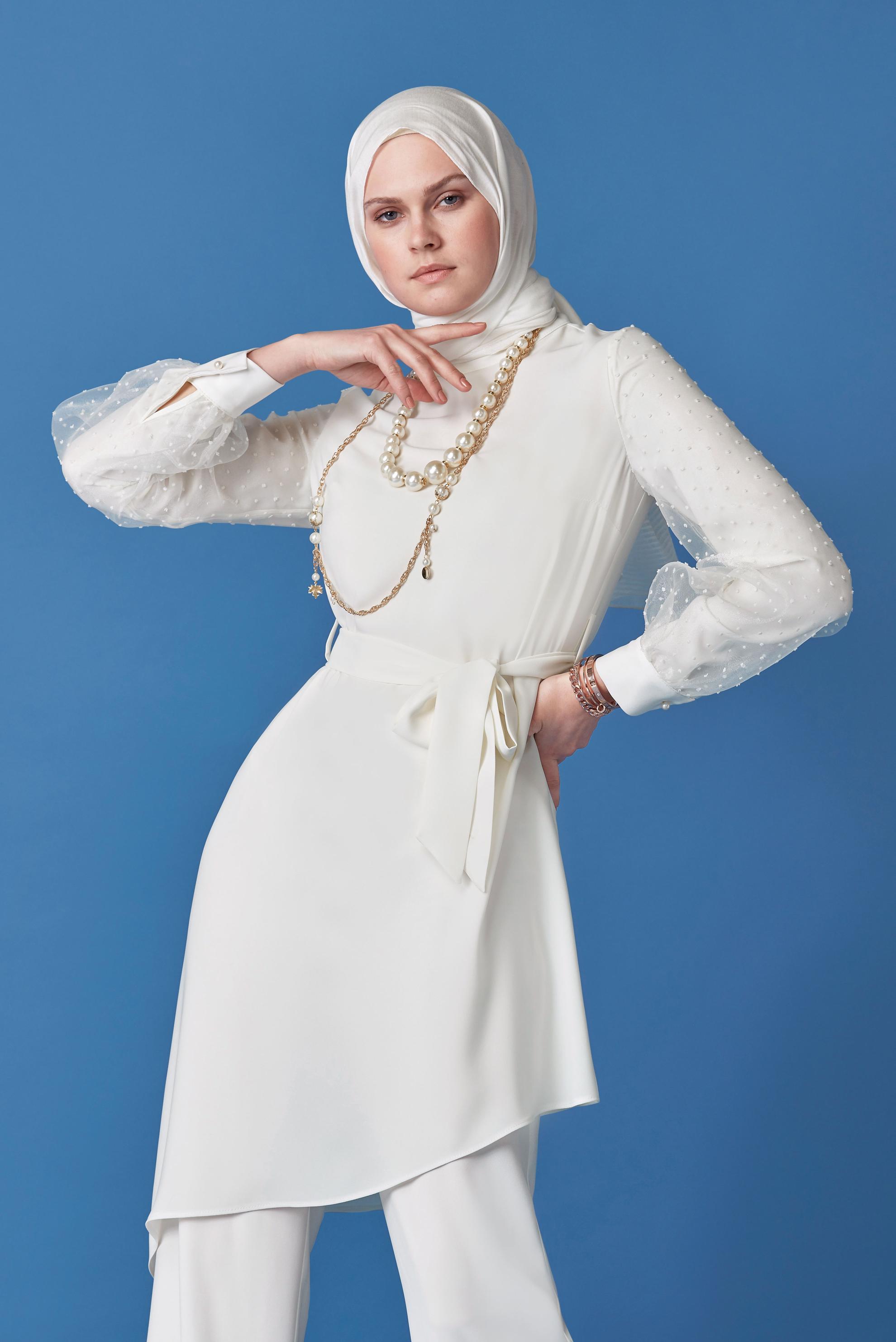 Tesettür giyim BEYAZ ASİMETRİK KESİM TÜL DETAYLI İKİLİ PANTOLONLU TAKIM 30130