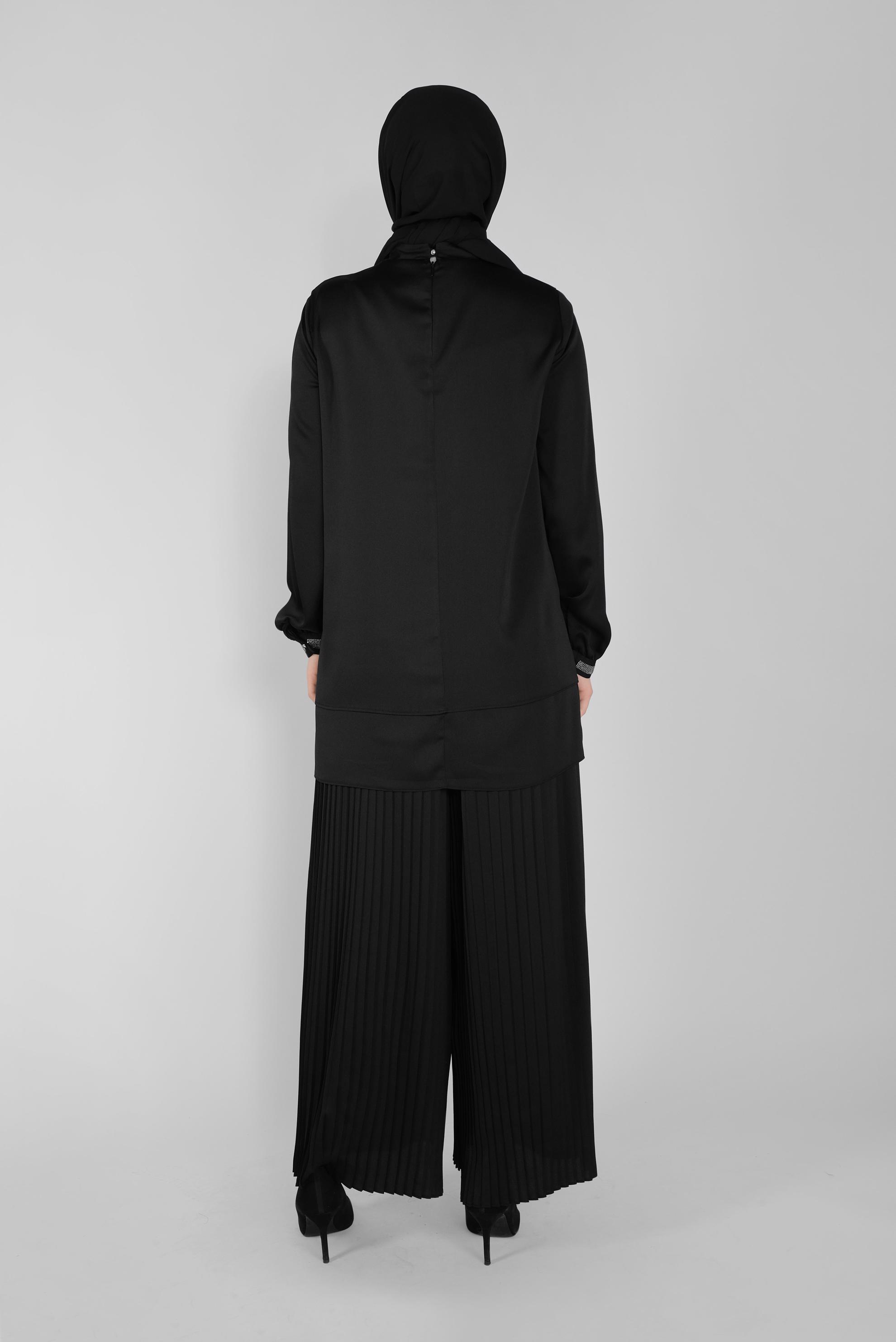 Tesettür giyim SİYAH TAŞ DETAYLI PİLİSELİ PANTOLONLU TAKIM 30132 