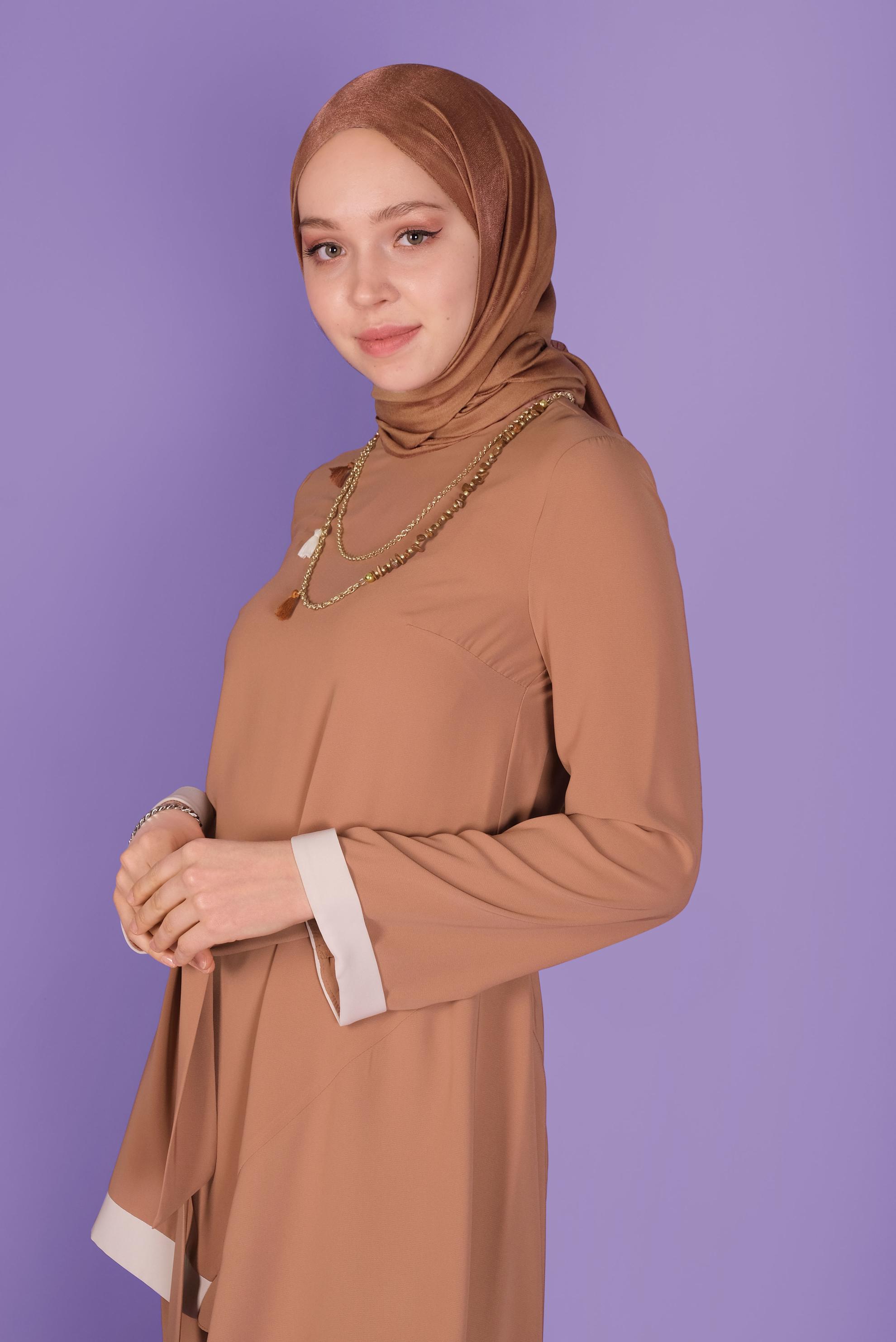 Tesettür giyim KAHVE BELİ KUŞAKLI ASİMETRİK KESİM PANTOLUNLU TAKIM 30134 