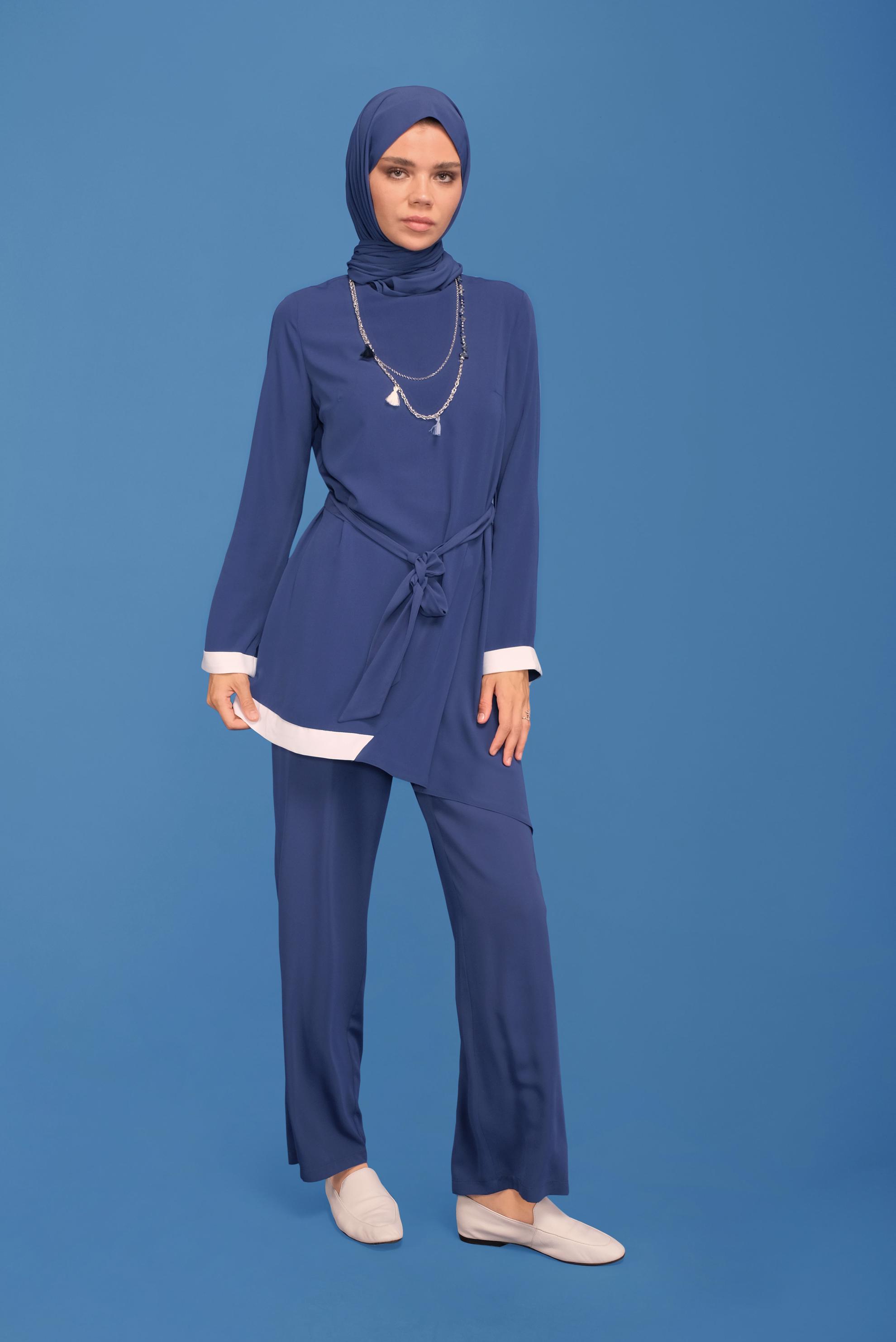 Tesettür giyim LACİVERT BELİ KUŞAKLI ASİMETRİK KESİM PANTOLUNLU TAKIM 30134 