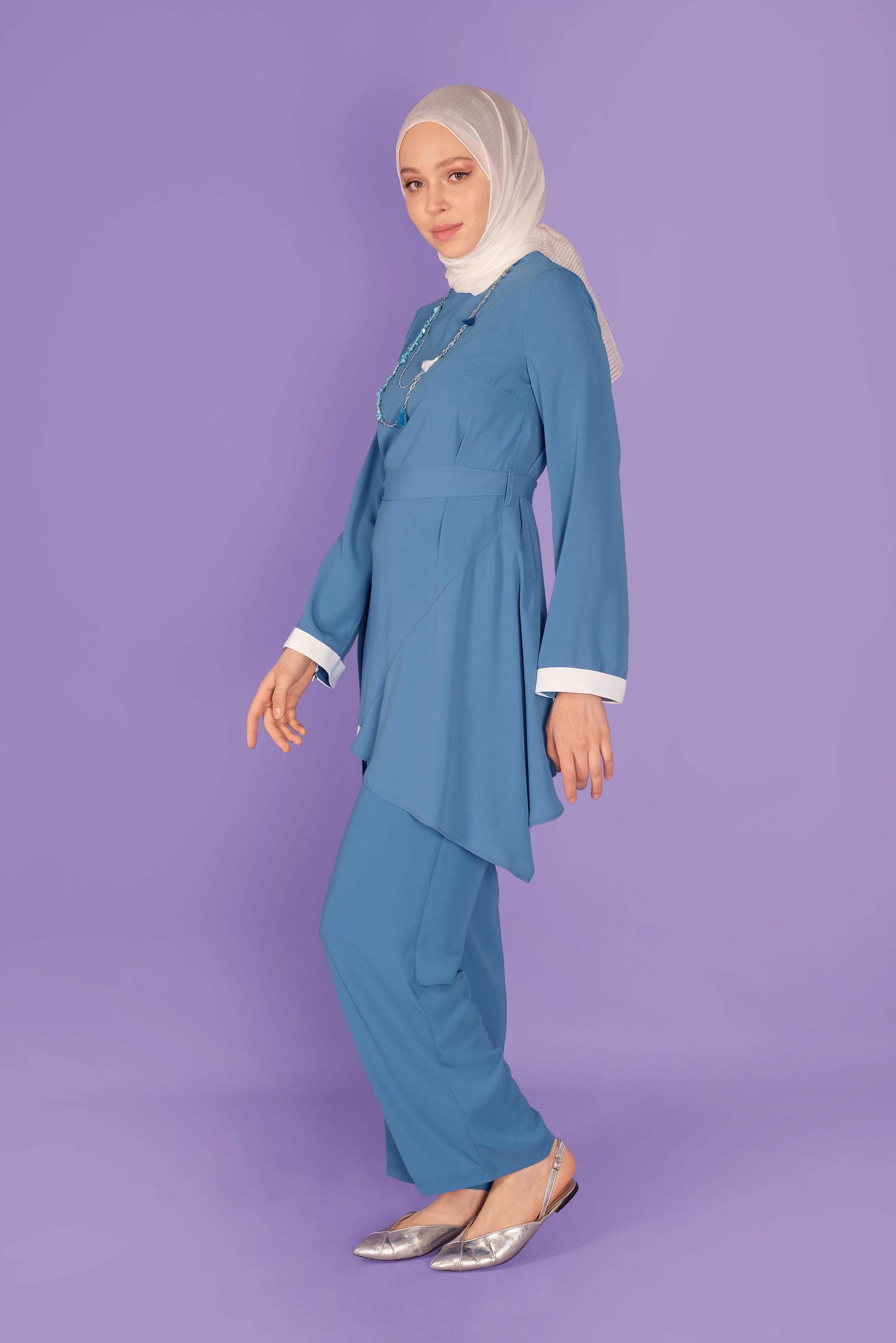 Tesettür giyim MAVİ BELİ KUŞAKLI ASİMETRİK KESİM PANTOLUNLU TAKIM 30134 