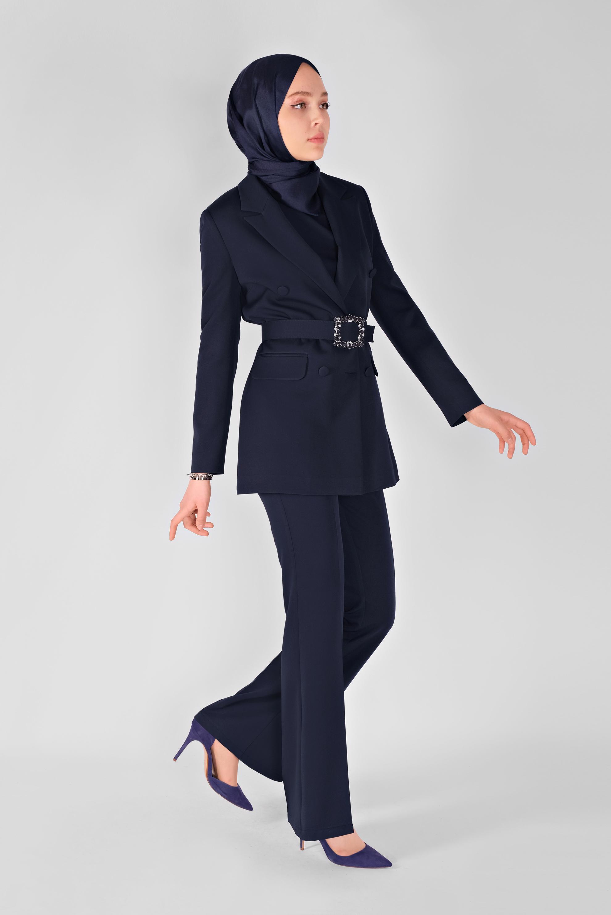 Tesettür giyim LACİVERT KLASİK KESİM KEMERLİ ÜÇLÜ PANTOLONLU TAKIM 30136