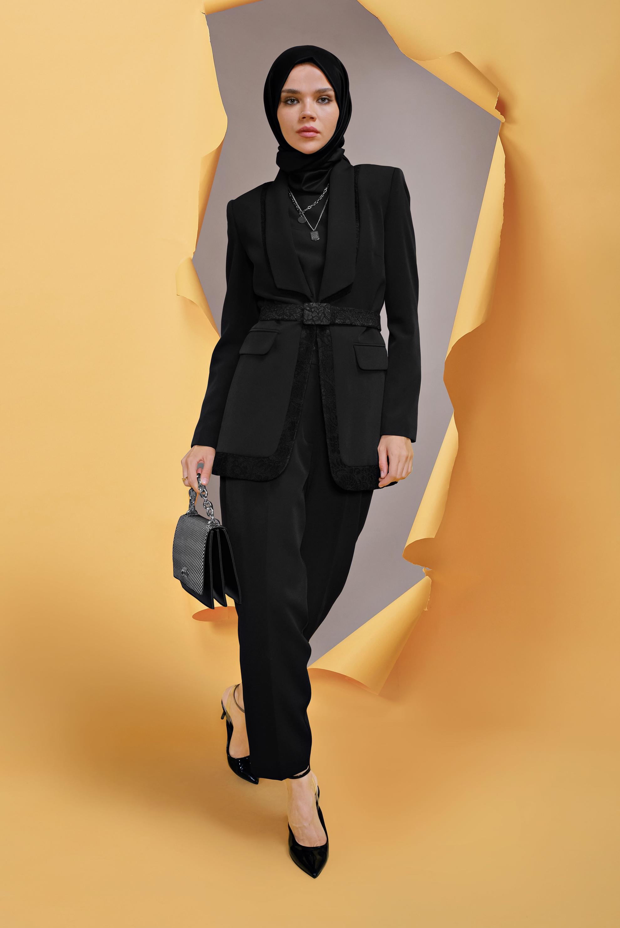 Tesettür giyim SİYAH DANTEL DETAYLI KEMERLİ ÜÇLÜ PANTOLONLU TAKIM 30139 