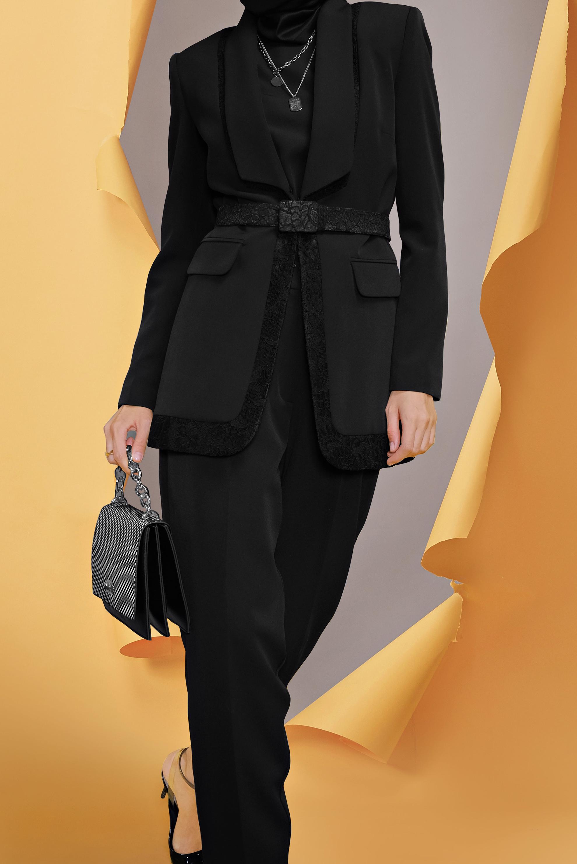 Tesettür giyim SİYAH DANTEL DETAYLI KEMERLİ ÜÇLÜ PANTOLONLU TAKIM 30139 