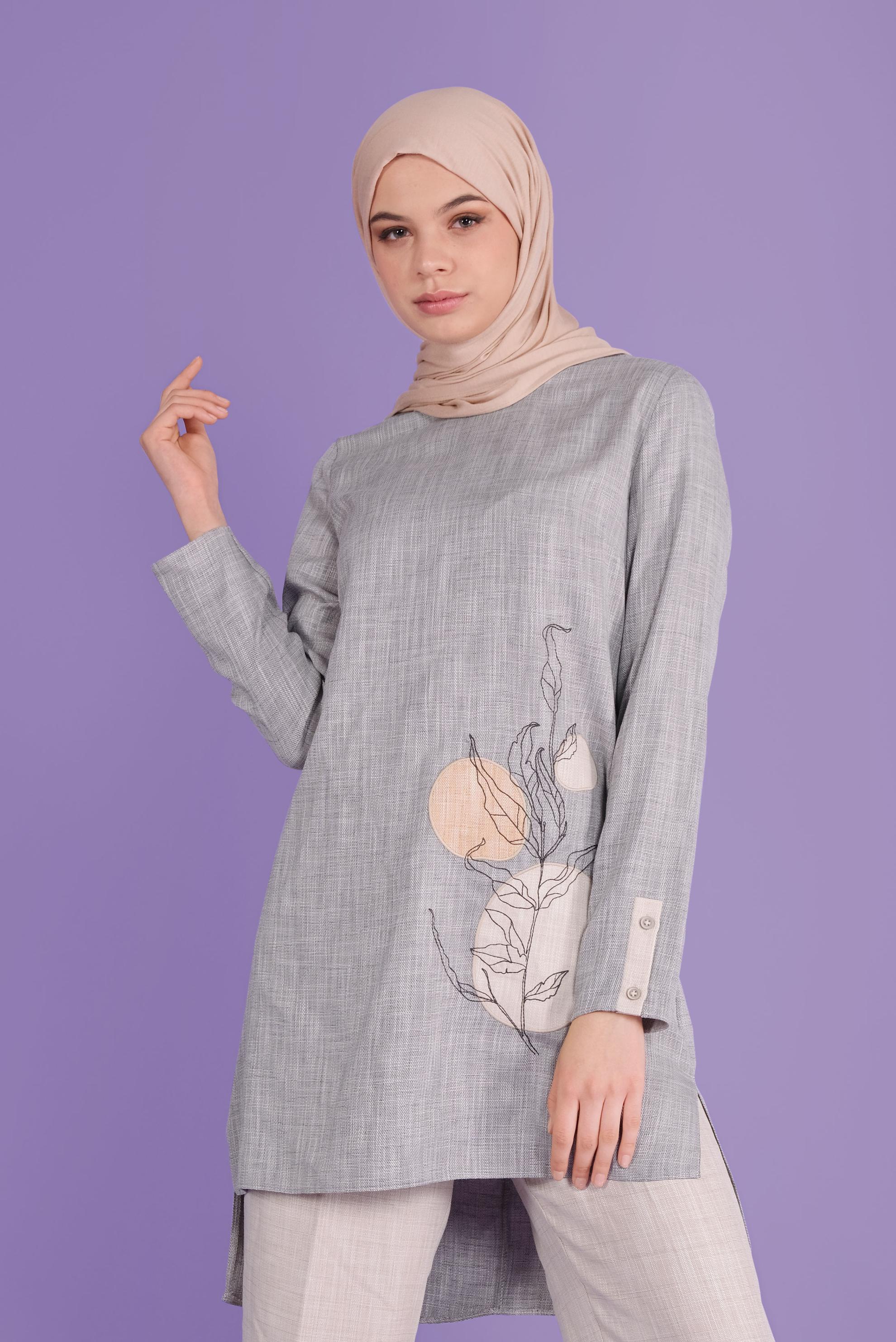 Tesettür giyim GRİ NAKIŞ DETAYLI KETEN PANTOLONLU TAKIM 41340 