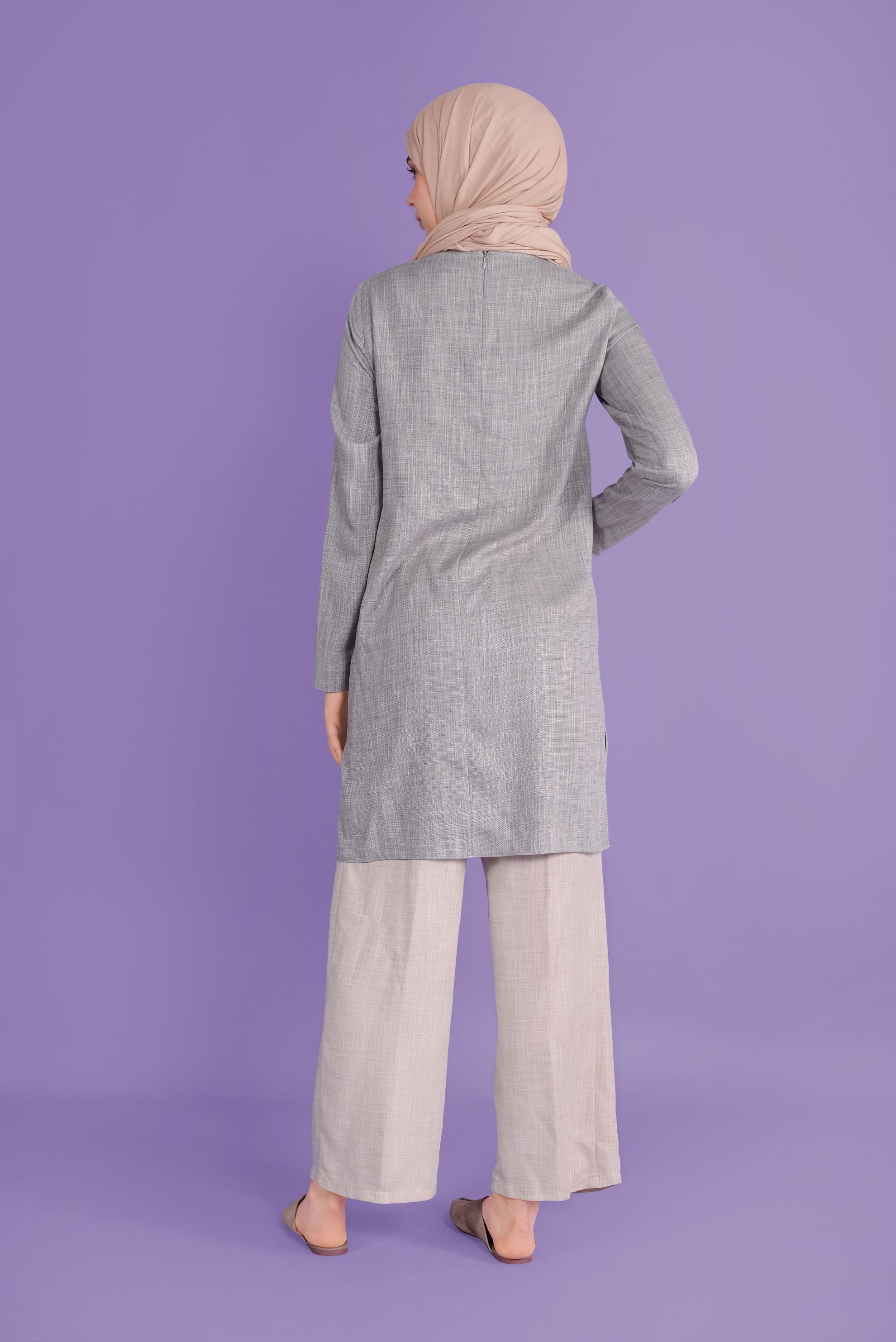 Tesettür giyim GRİ NAKIŞ DETAYLI KETEN PANTOLONLU TAKIM 41340 