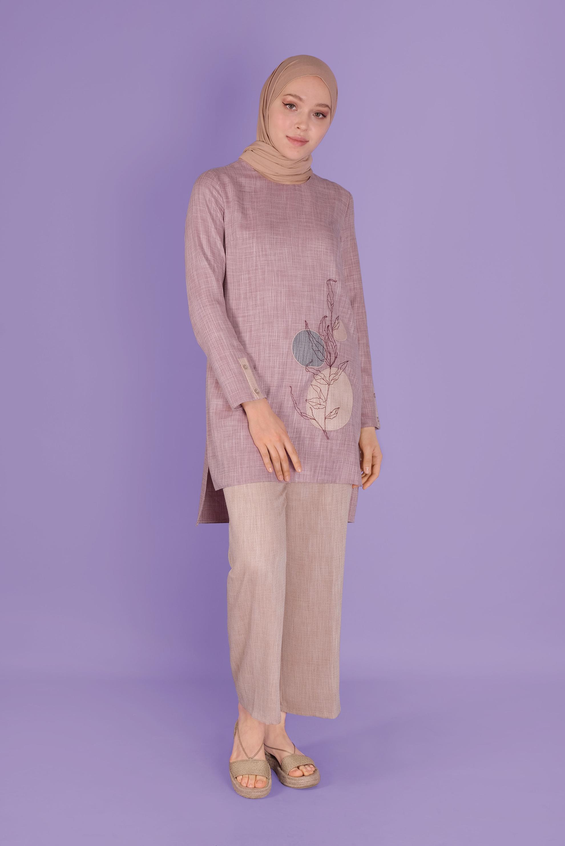 Tesettür giyim PEMBE NAKIŞ DETAYLI KETEN PANTOLONLU TAKIM 41340 