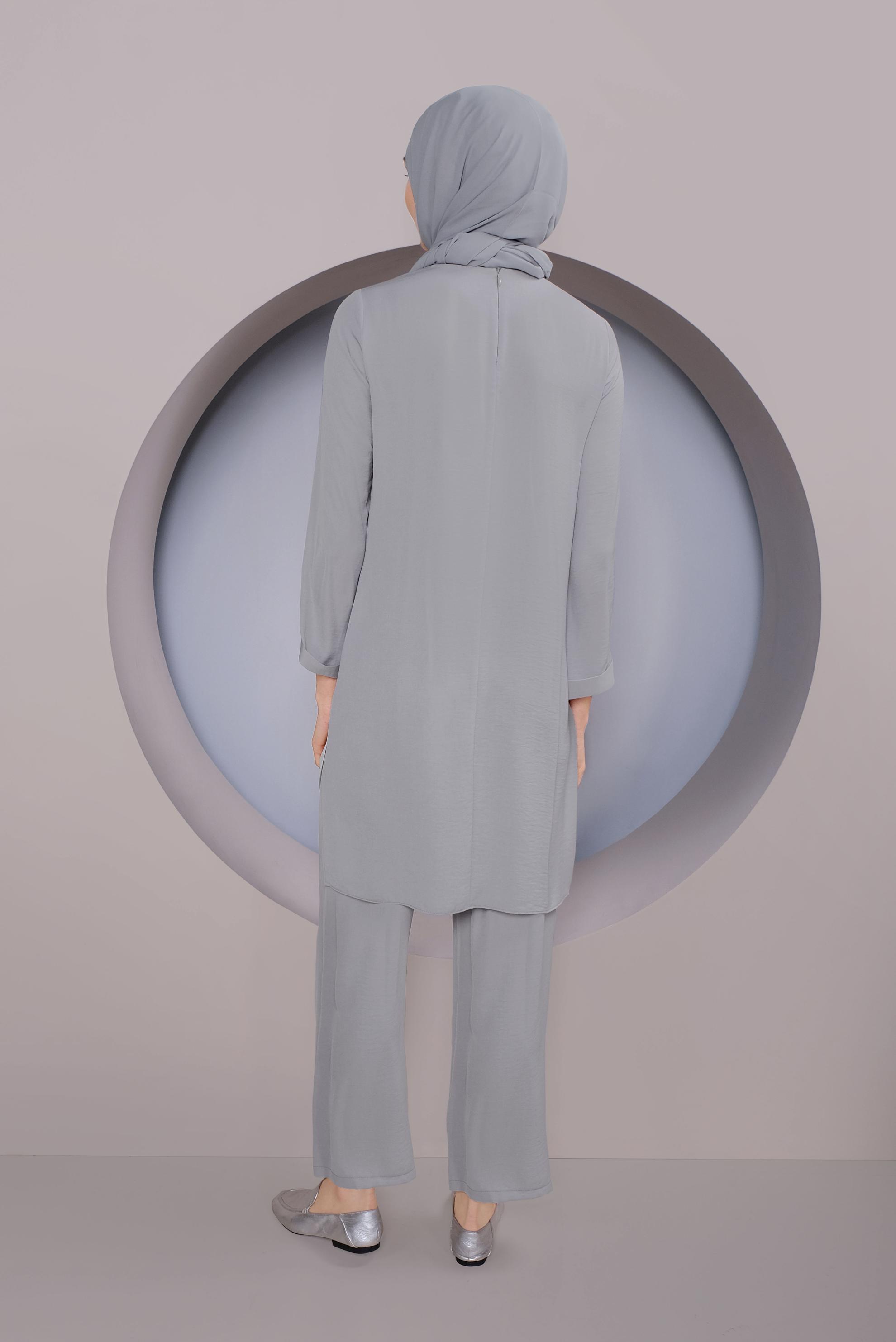 Tesettür giyim GRİ PARÇA DETAYLI İKİLİ PANTOLONLU TAKIM 41355