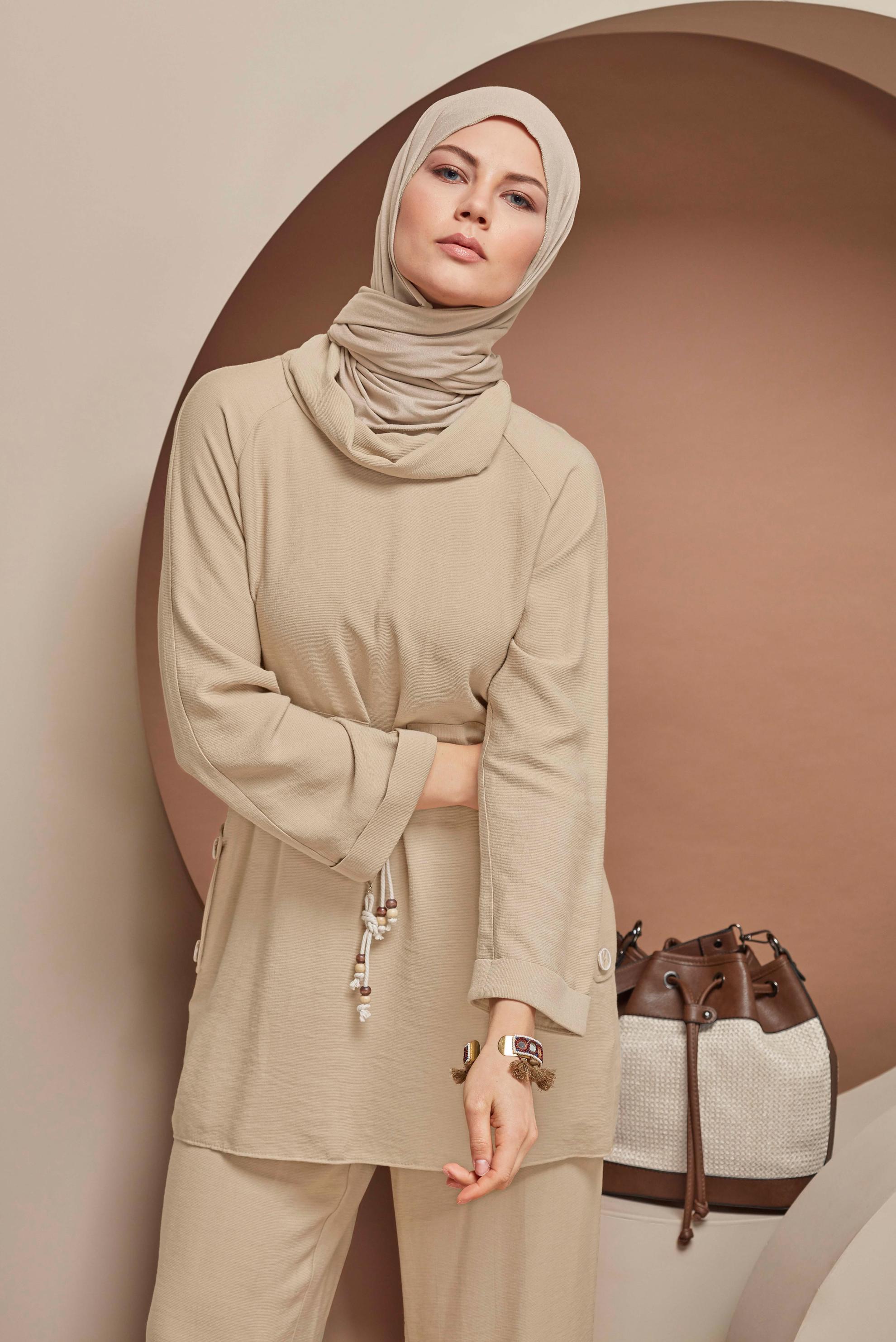 Tesettür giyim KAHVE BELDEN BÜZGÜ BAĞCIKLI İKİLİ PANTOLONLU TAKIM 41379