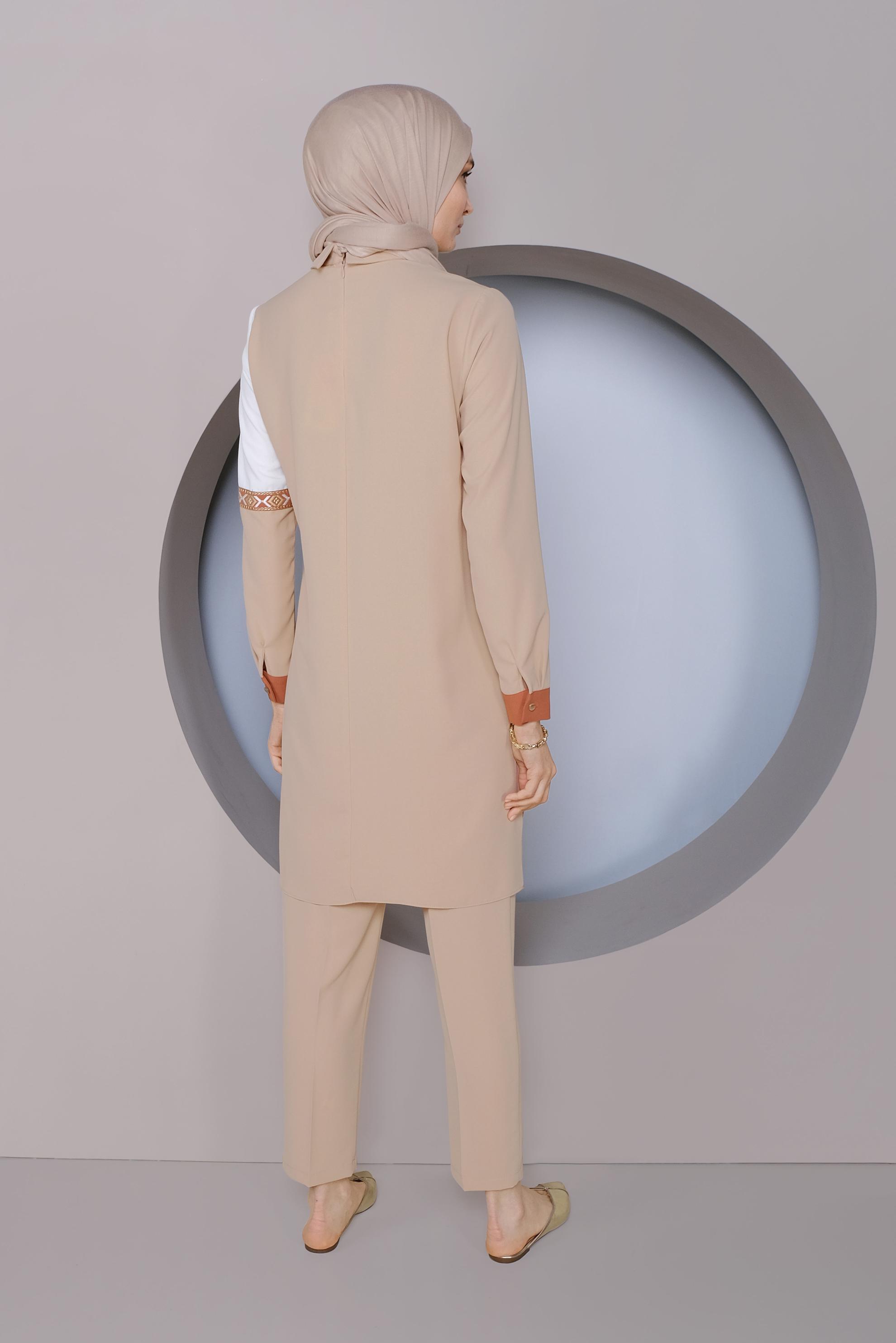 Tesettür giyim BEJ NAKIŞLI İKİLİ PANTOLONLU TAKIM 41401 