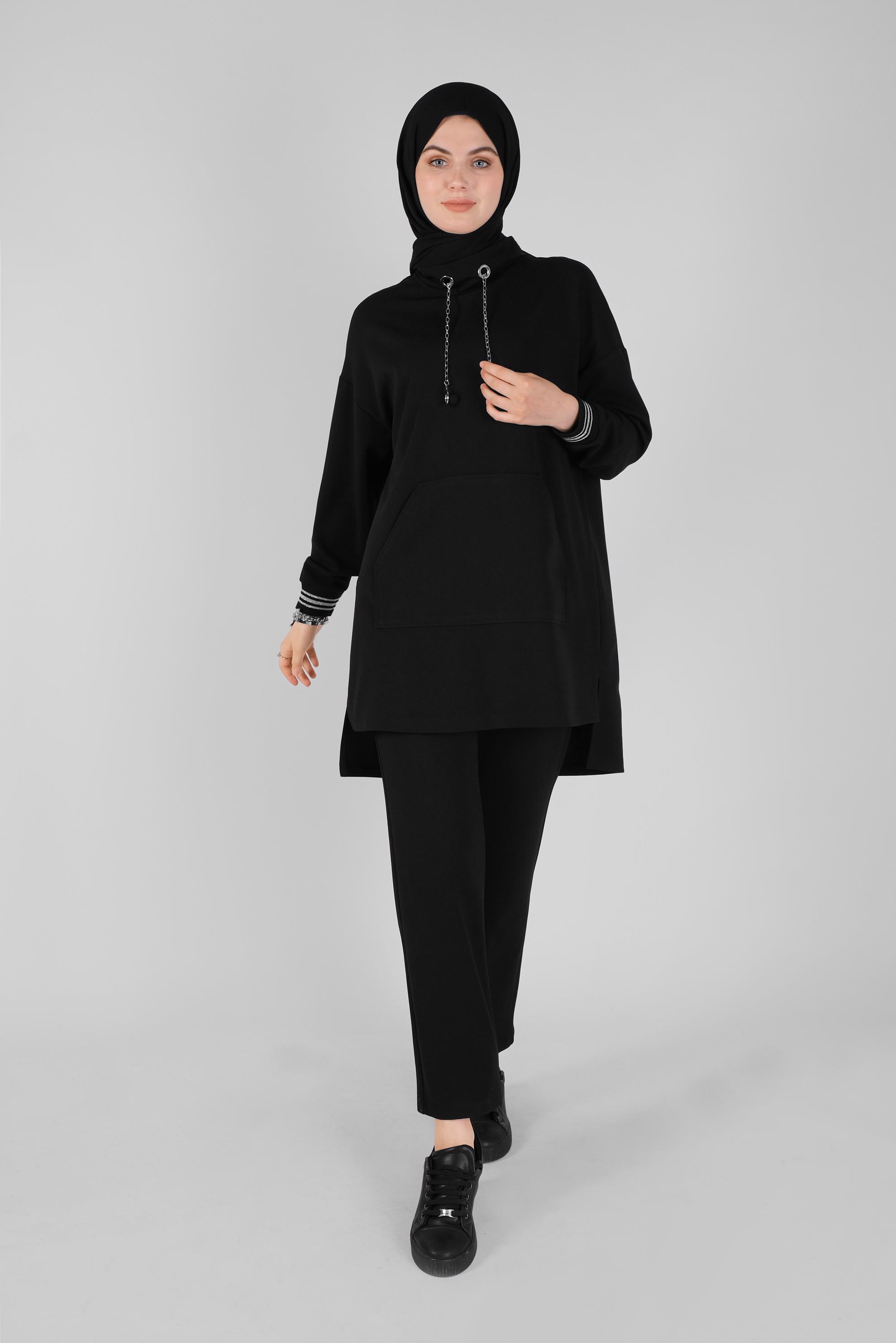 Tesettür giyim SİYAH KOL RİBANA DETAYLI ZİNCİR AKSESUARLI PANTOLONLU TAKIM 41411 