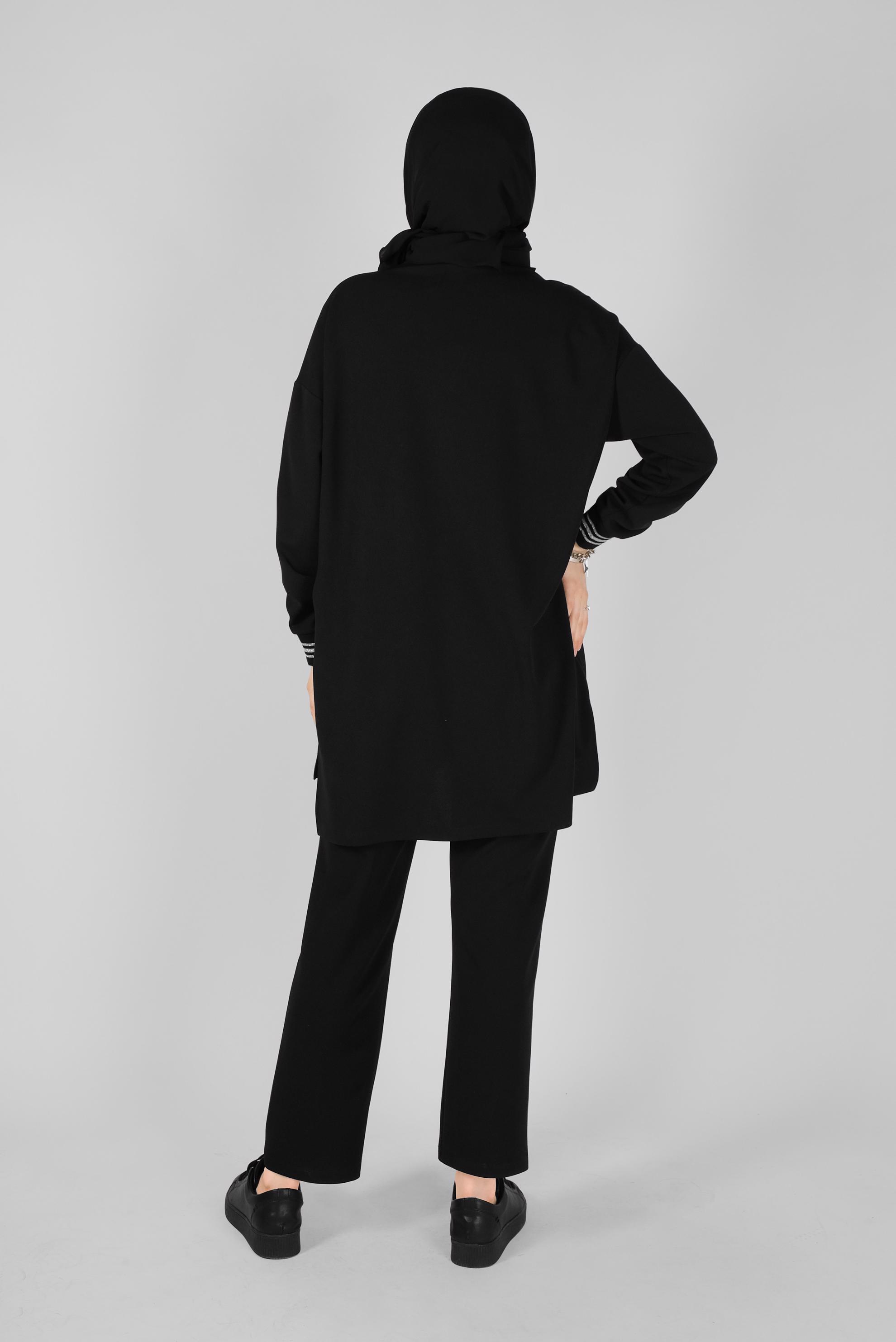 Tesettür giyim SİYAH KOL RİBANA DETAYLI ZİNCİR AKSESUARLI PANTOLONLU TAKIM 41411 