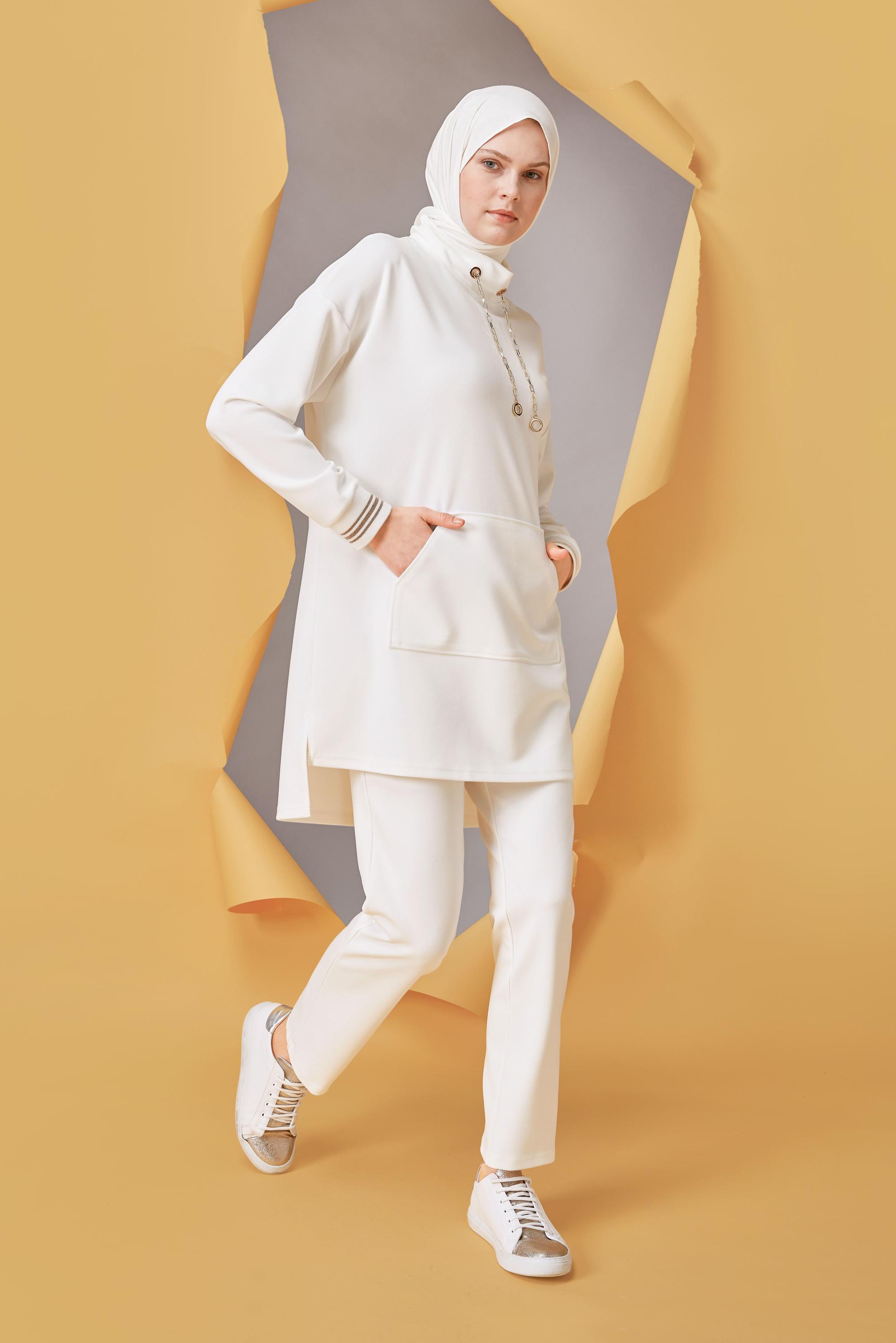 Tesettür giyim BEYAZ KOL RİBANA DETAYLI ZİNCİR AKSESUARLI PANTOLONLU TAKIM 41411 
