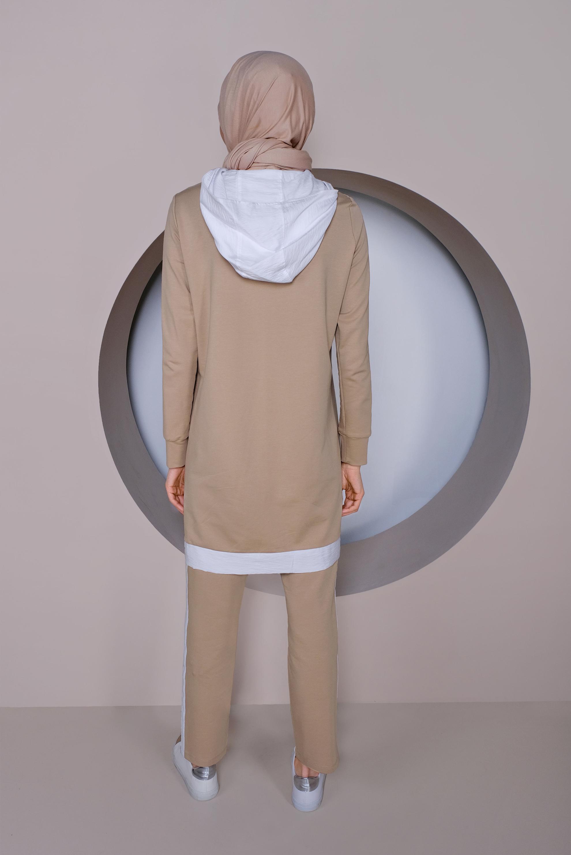 Tesettür giyim BEJ CEP DETAYLI KAPÜŞONLU İKİLİ PANTOLONLU TAKIM 41417