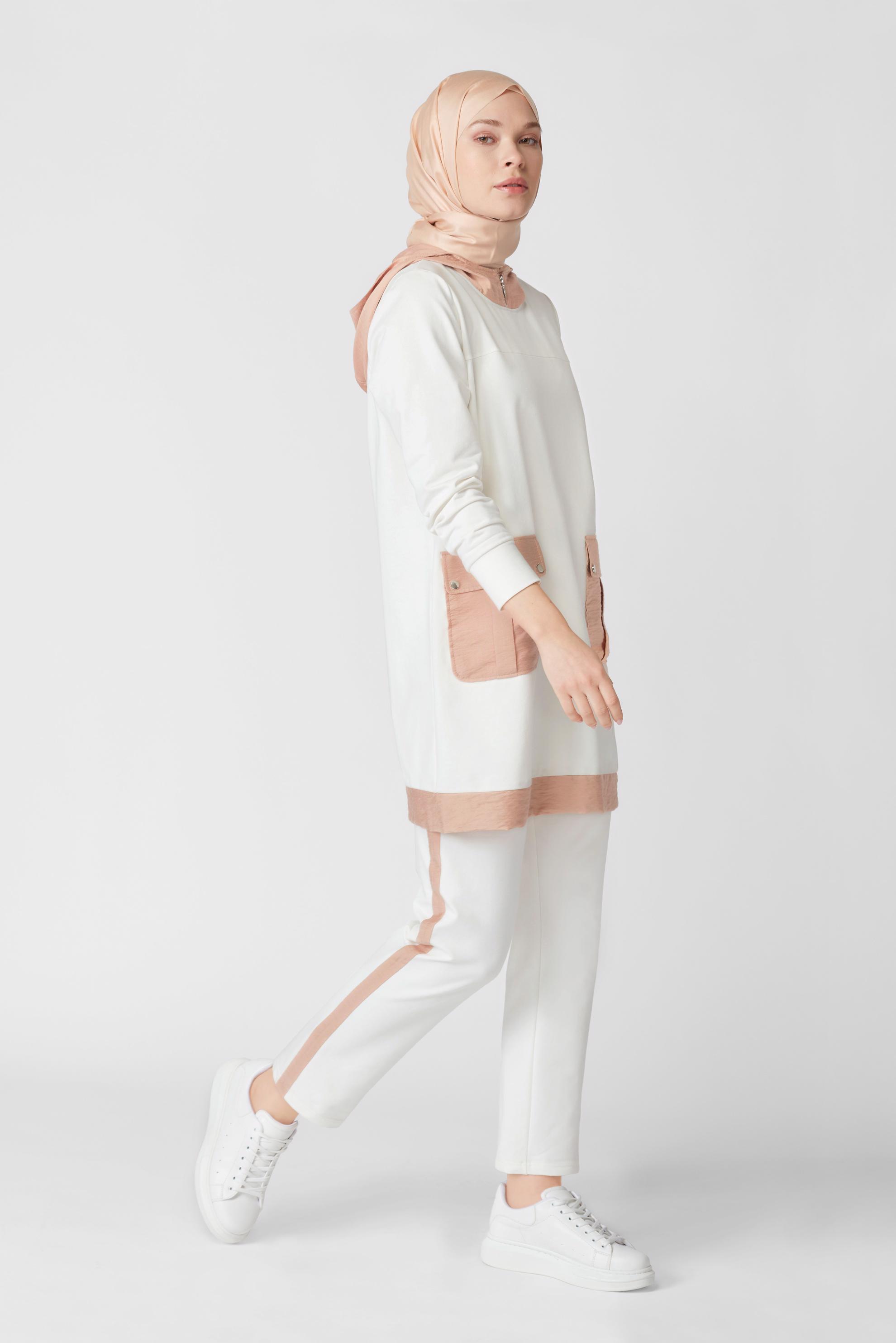 Tesettür giyim BEJ CEP DETAYLI KAPÜŞONLU İKİLİ PANTOLONLU TAKIM 41417