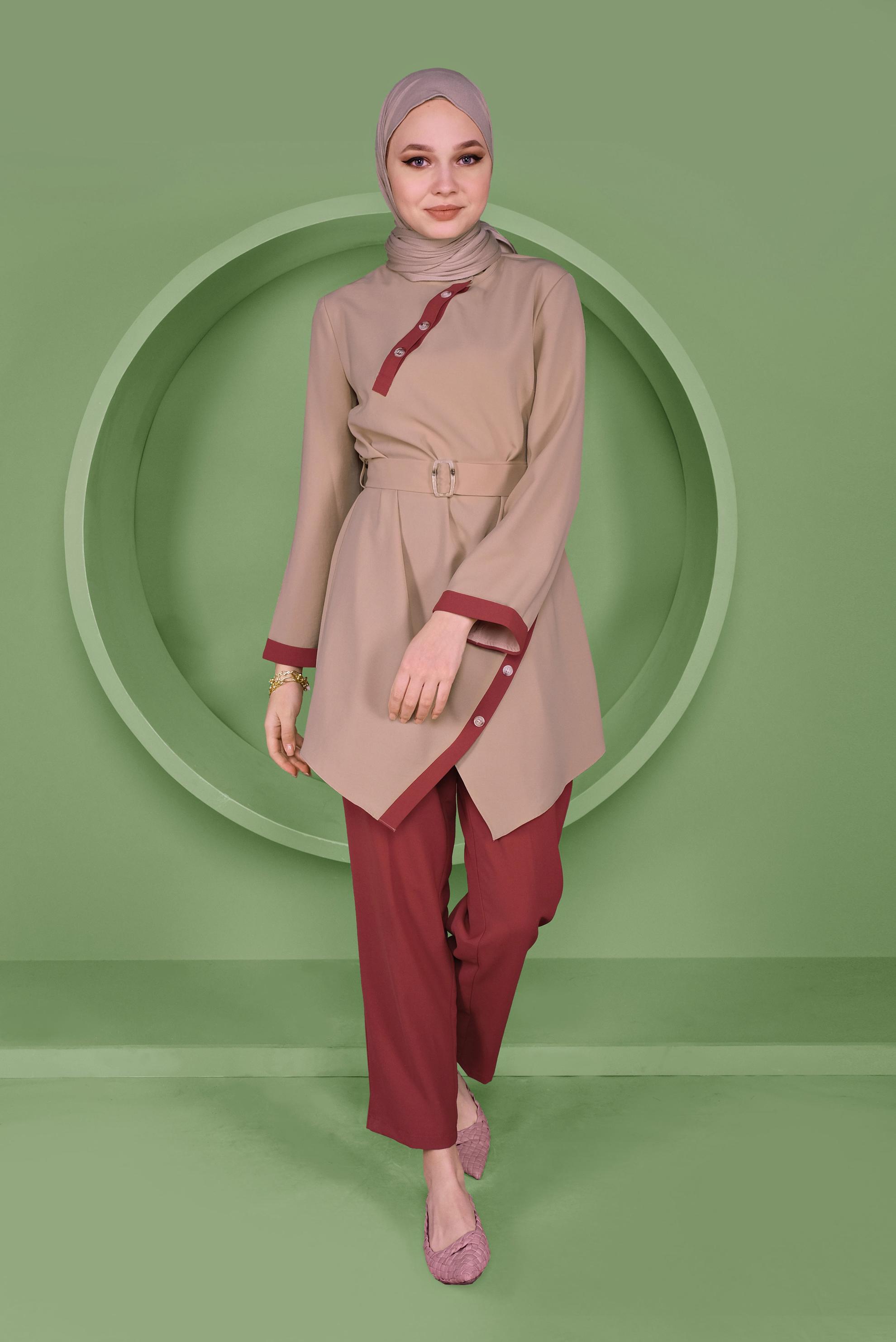 Tesettür giyim BORDO DÜĞME DETAYLI ASİMETRİK KESİM İKİLİ PANTOLONLU TAKIM 41472 