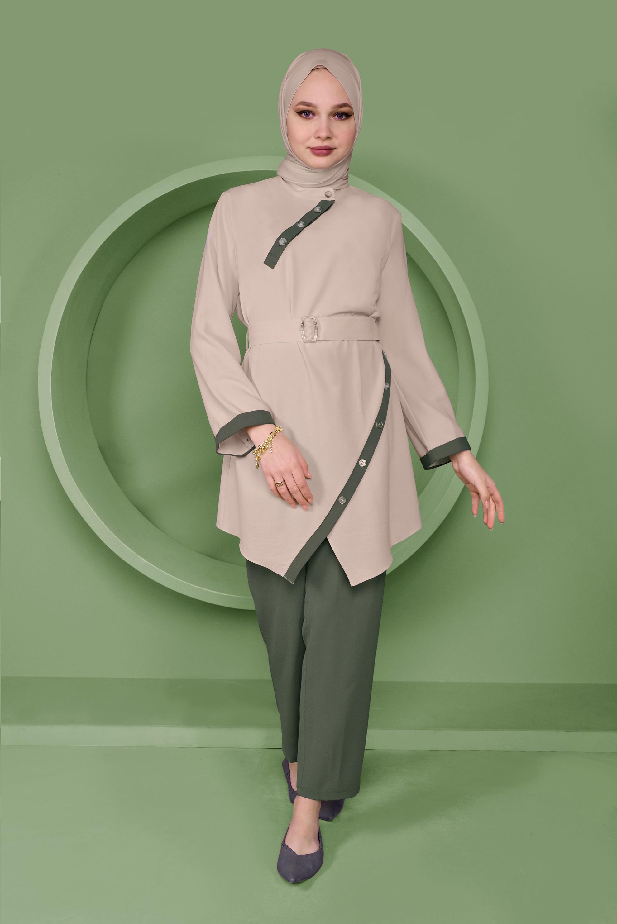 Tesettür giyim HAKİ DÜĞME DETAYLI ASİMETRİK KESİM İKİLİ PANTOLONLU TAKIM 41472 