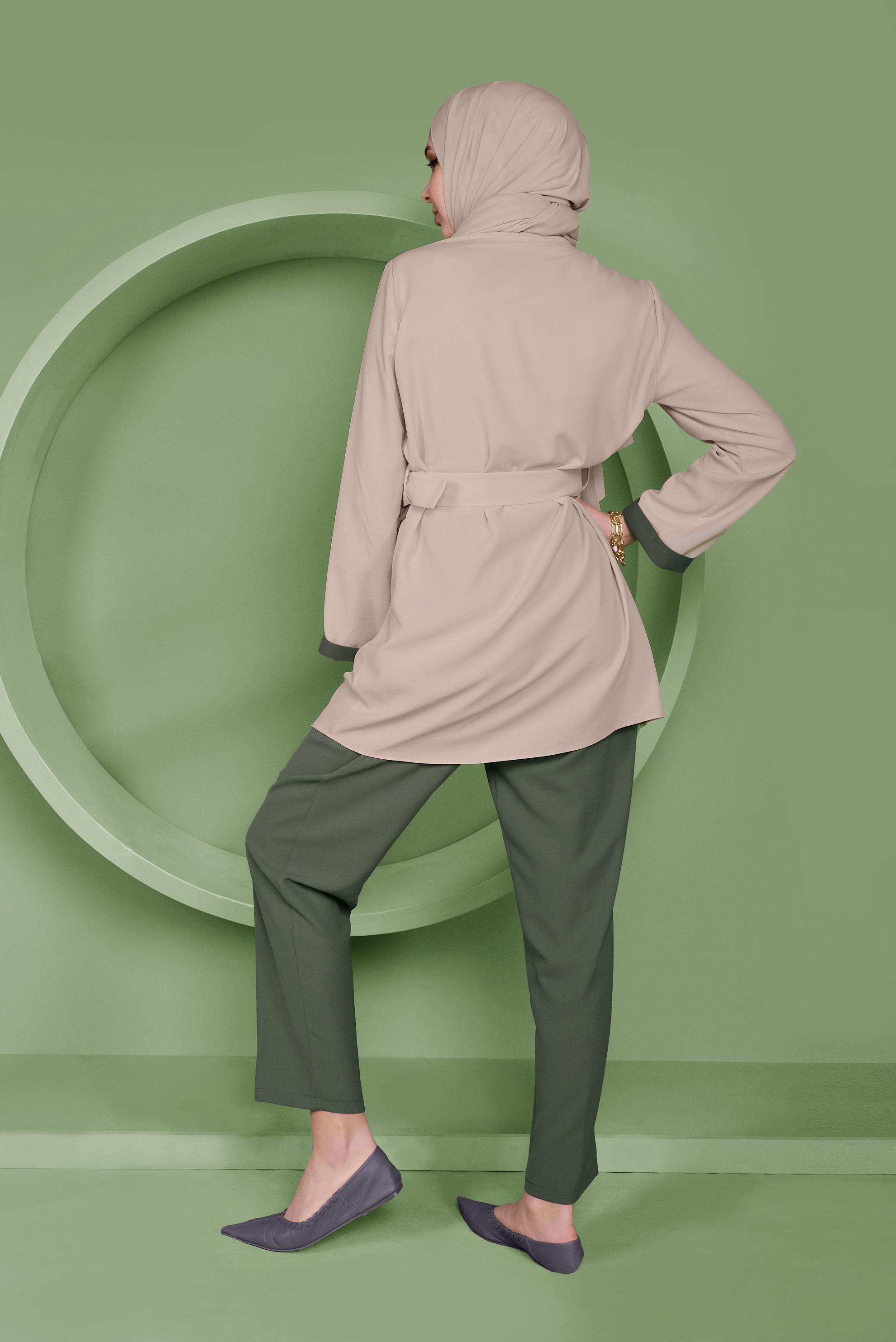 Tesettür giyim HAKİ DÜĞME DETAYLI ASİMETRİK KESİM İKİLİ PANTOLONLU TAKIM 41472 