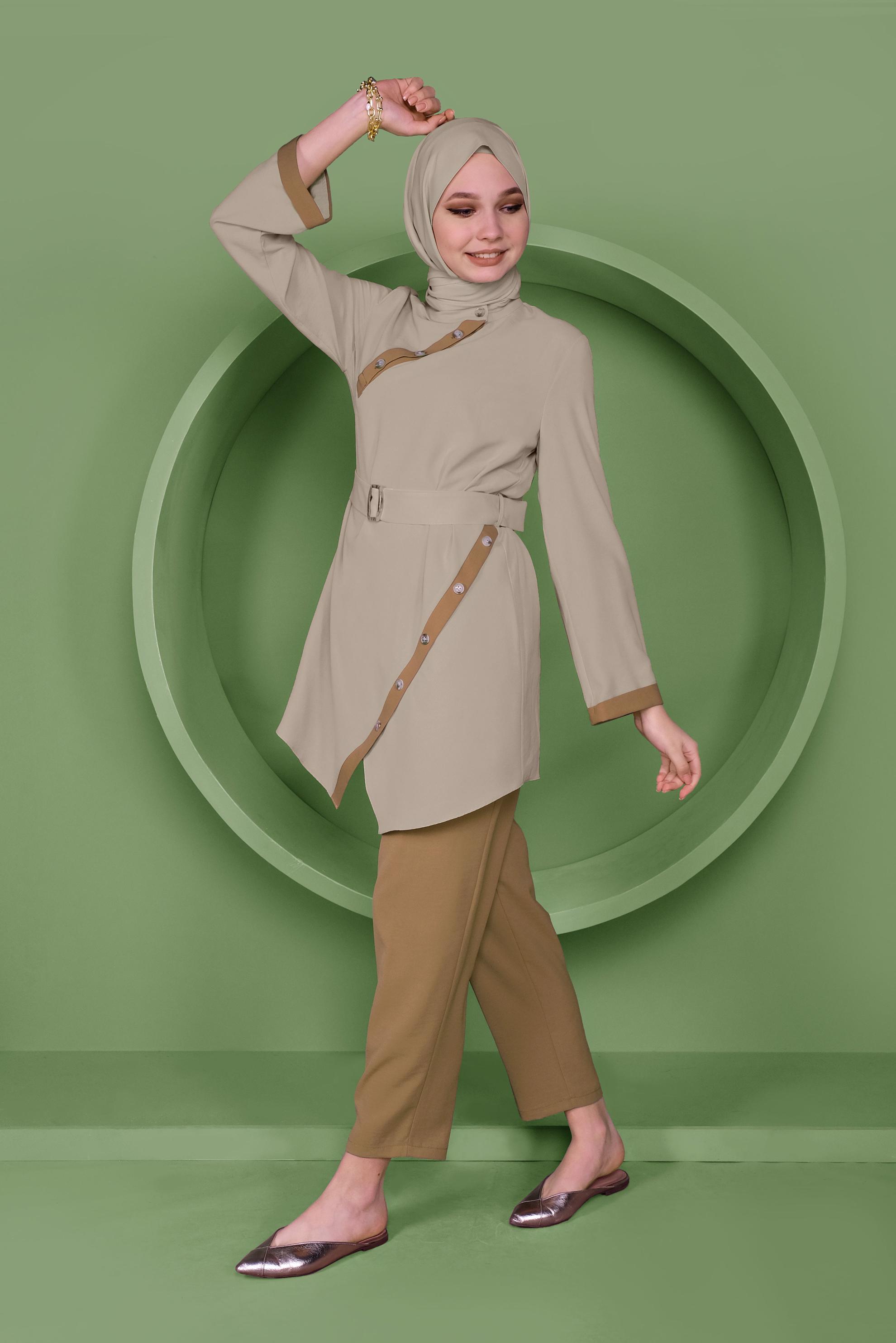 Tesettür giyim SARI DÜĞME DETAYLI ASİMETRİK KESİM İKİLİ PANTOLONLU TAKIM 41472 