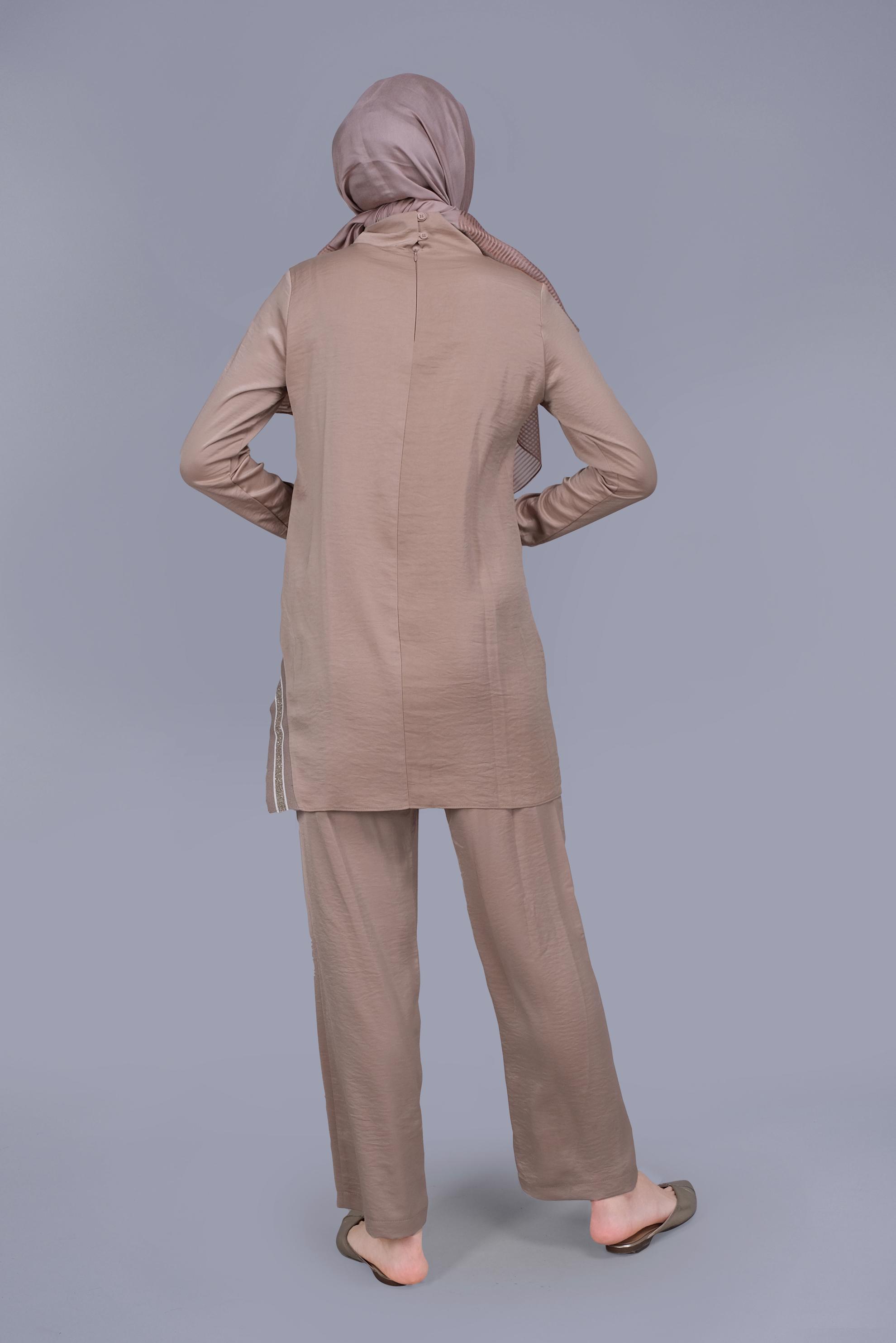 Tesettür giyim BEJ TAŞLI BAĞCIK DETAYLI  PANTOLONLU TAKIM 41513