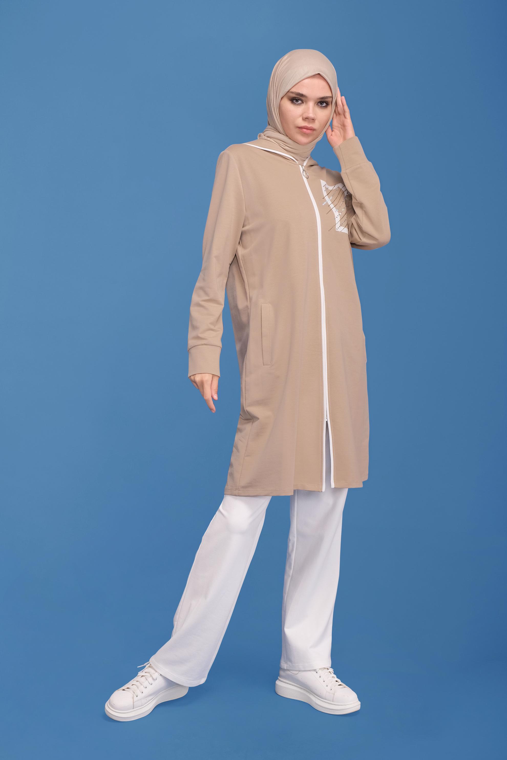 Tesettür giyim BEJ FERMUARLI TAŞ BASKILI KAPÜŞONLU İKİLİ PANTOLONLU TAKIM 41650 