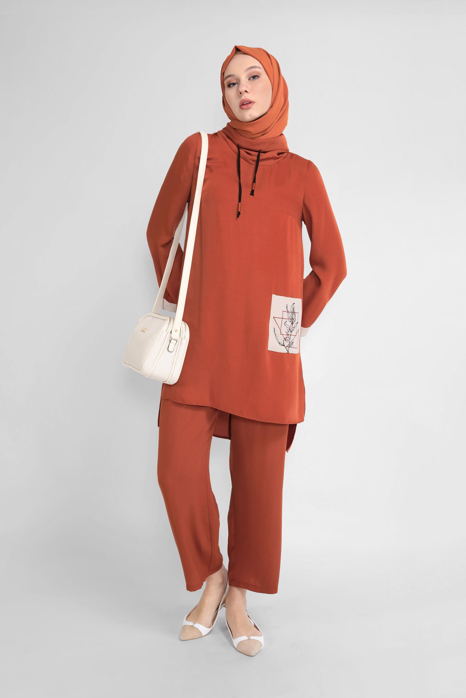 Tesettür giyim KAHVE CEP DETAYLI YAKASI BAĞCIKLI İKİLİ PANTOLONLU TAKIM 41730