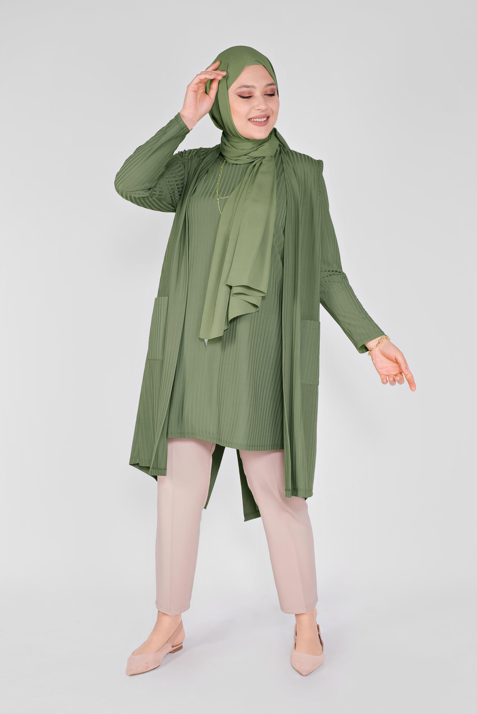 Tesettür giyim YEŞİL CEPLİ YUVARLAK YAKA İKİLİ TUNİK 20130 