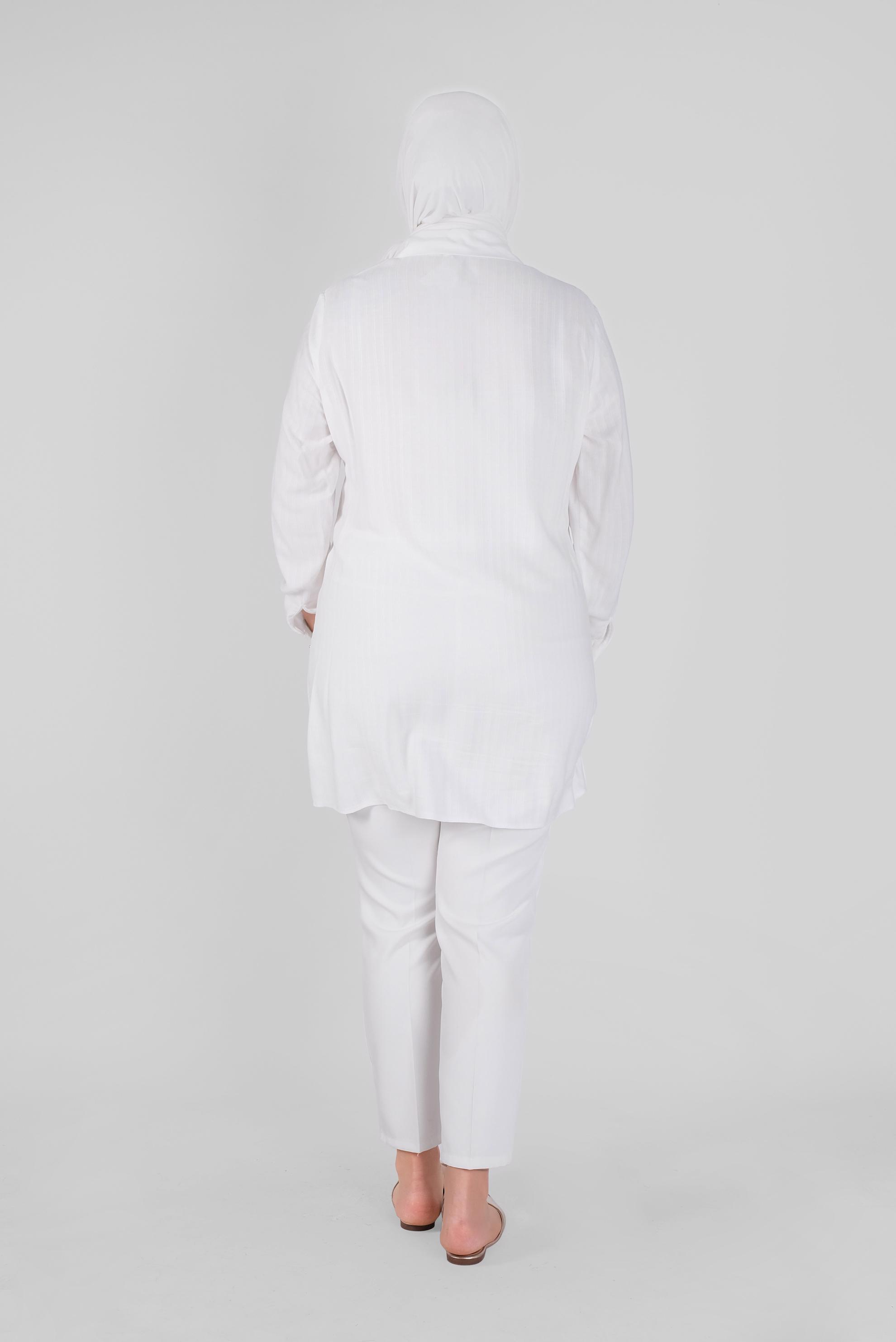 Tesettür giyim BEYAZ NAKIŞLI BOYDAN DÜĞMELİ TUNİK 20135 