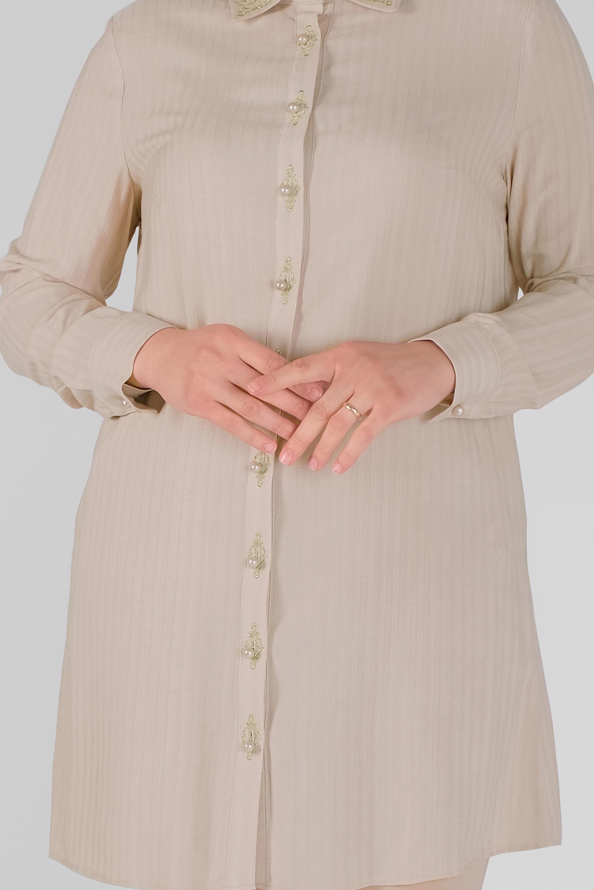 Tesettür giyim BEJ NAKIŞLI BOYDAN DÜĞMELİ TUNİK 20135 