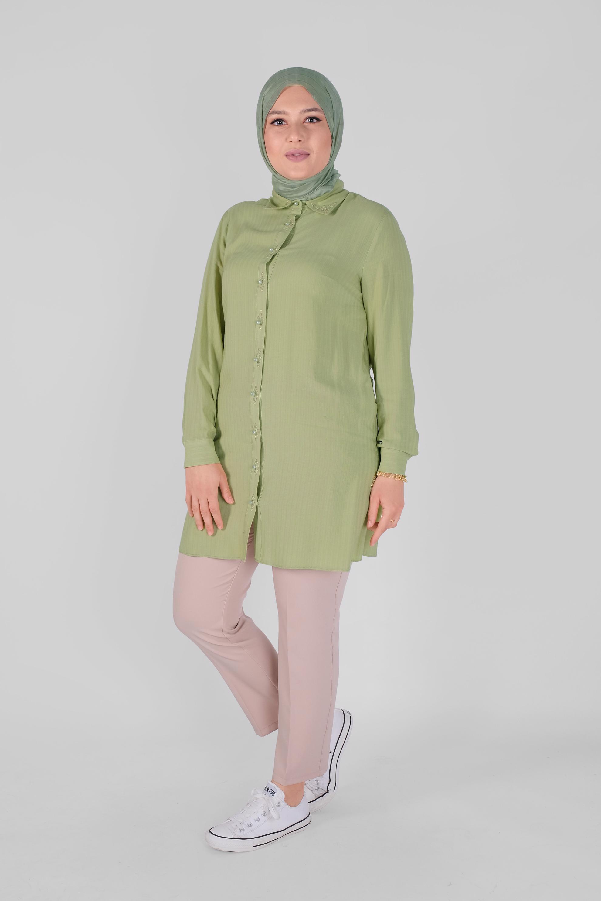 Tesettür giyim YEŞİL NAKIŞLI BOYDAN DÜĞMELİ TUNİK 20135 