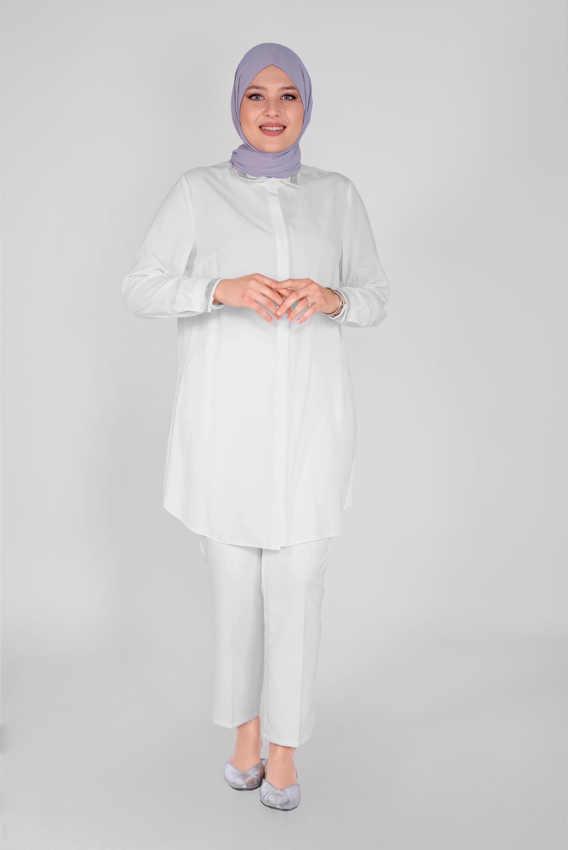 Tesettür giyim BEYAZ PULLU BOYDAN DÜĞMELİ TUNİK 20137 