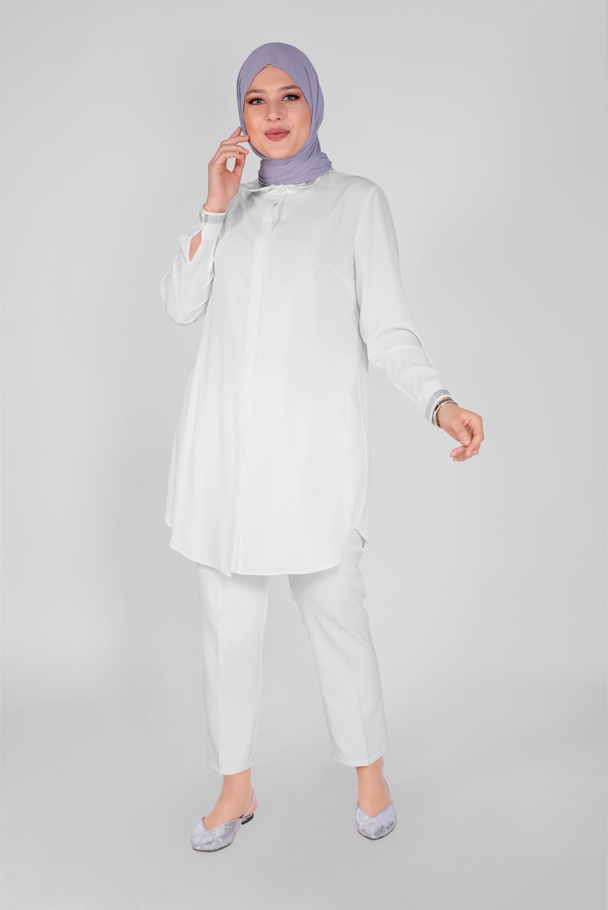 Tesettür giyim BEYAZ PULLU BOYDAN DÜĞMELİ TUNİK 20137 