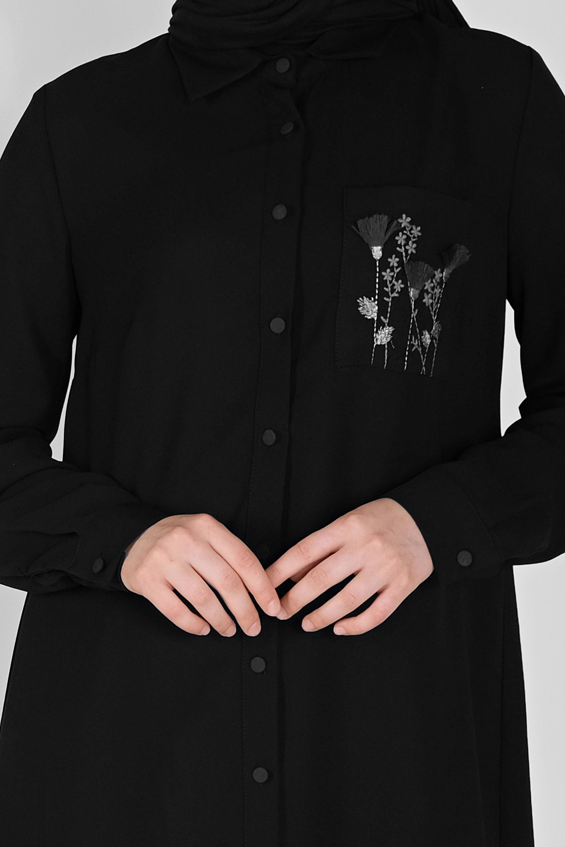 Tesettür giyim SİYAH CEP KISMI NAKIŞ İŞLEMELİ TUNİK 40664