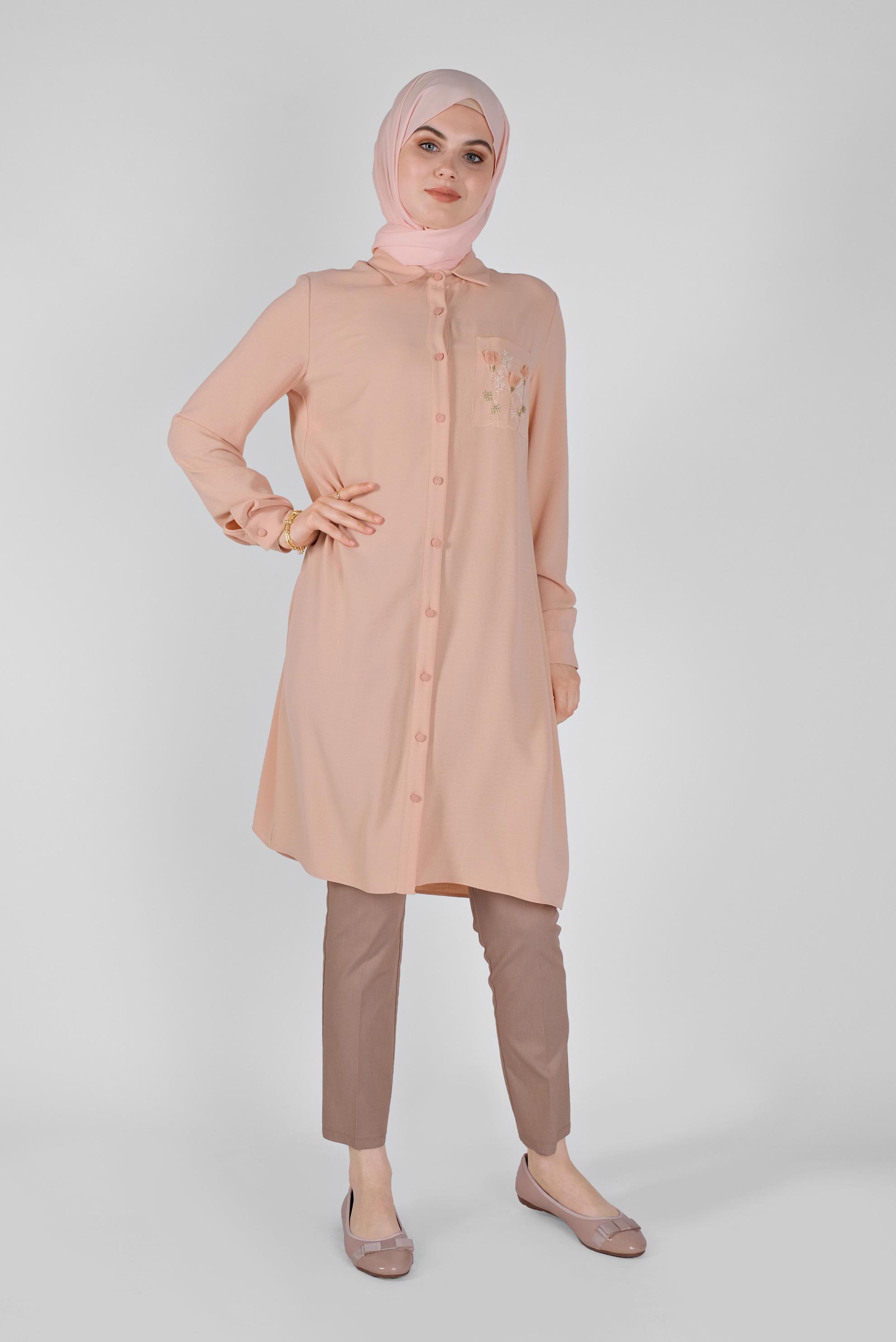 Tesettür giyim PUDRA CEP KISMI NAKIŞ İŞLEMELİ TUNİK 40664