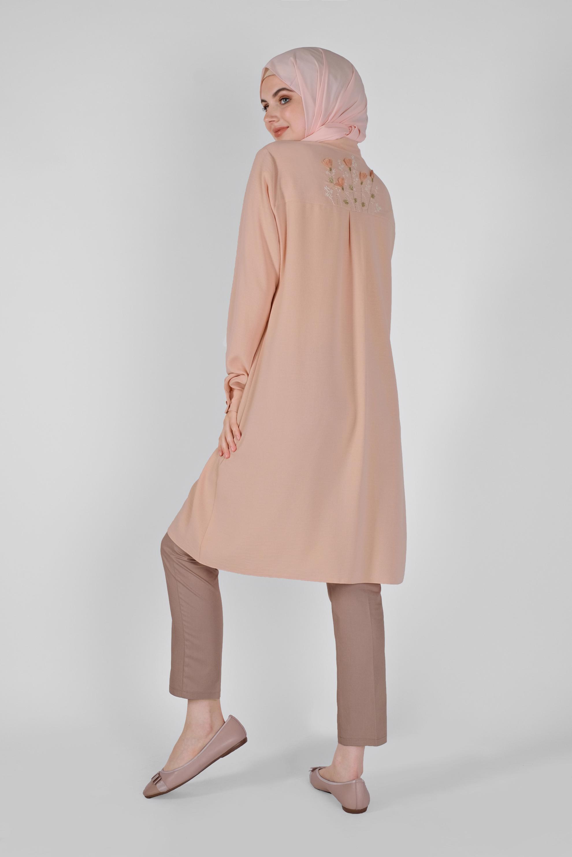 Tesettür giyim PUDRA CEP KISMI NAKIŞ İŞLEMELİ TUNİK 40664