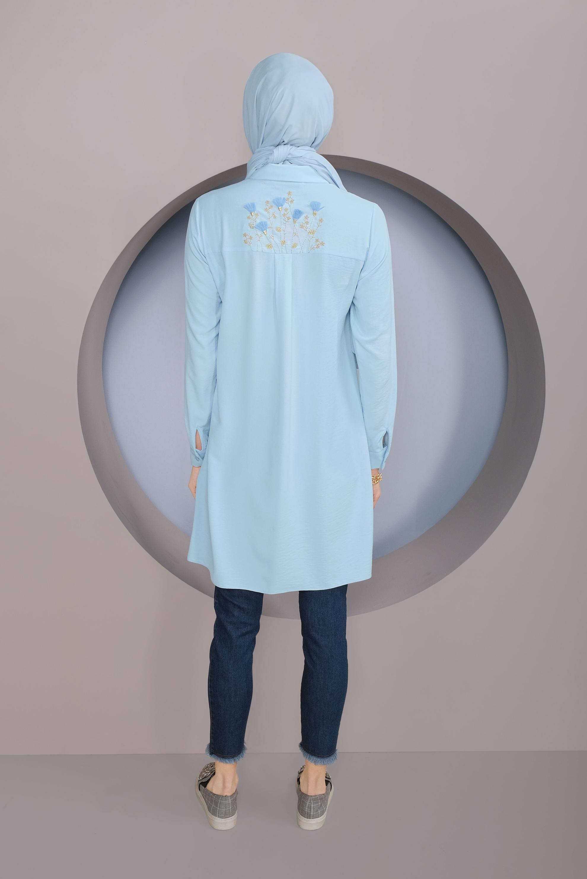 Tesettür giyim MAVİ CEP KISMI NAKIŞ İŞLEMELİ TUNİK 40664