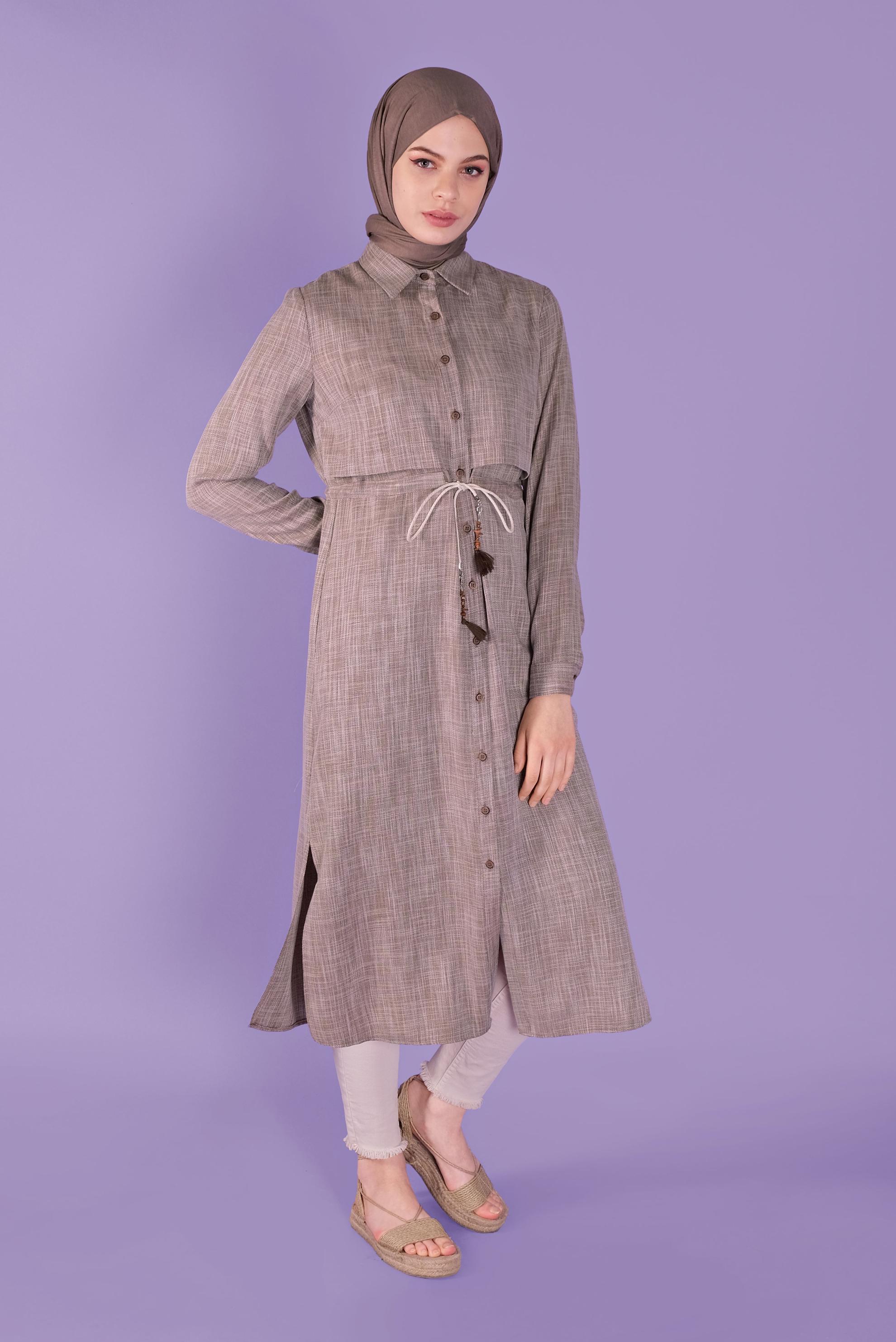 Tesettür giyim KAHVE BOYDAN DÜĞMELİ BELİ BÜZGÜLÜ TUNİK 41342 