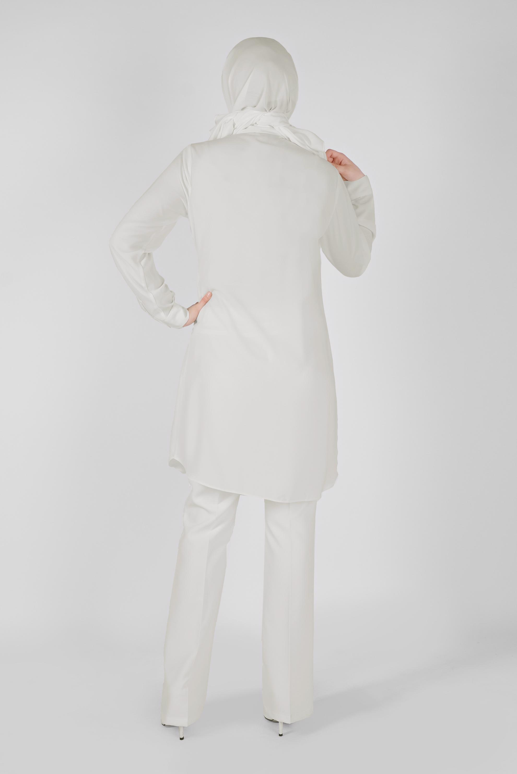 Tesettür giyim BEYAZ GİZLİ DÜĞMELİ PARÇA DETAYLI TUNİK 41344