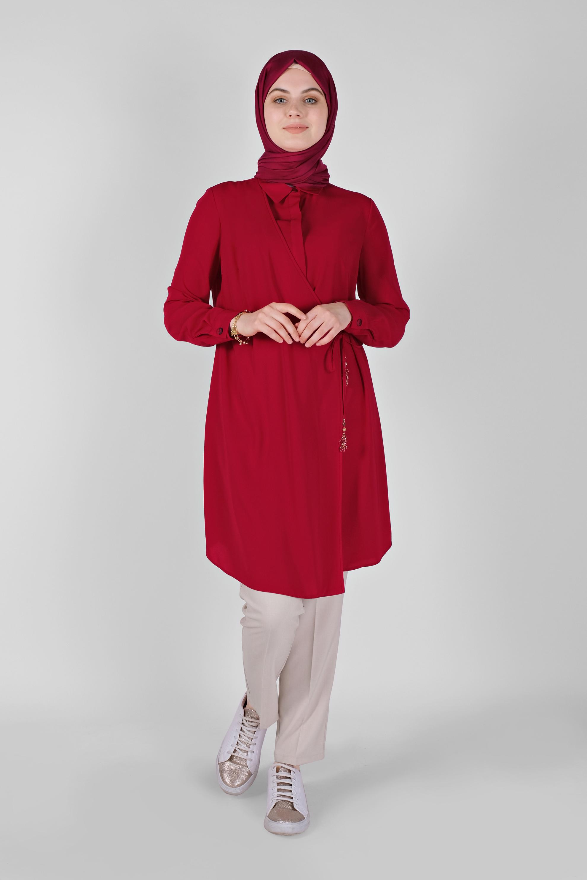 Tesettür giyim KIRMIZI GİZLİ DÜĞMELİ PARÇA DETAYLI TUNİK 41344