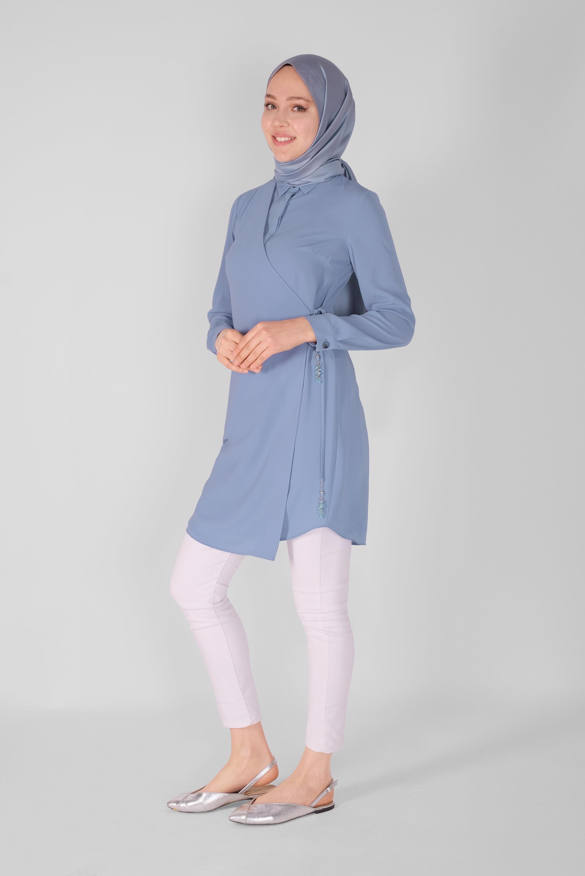 Tesettür giyim MAVİ GİZLİ DÜĞMELİ PARÇA DETAYLI TUNİK 41344