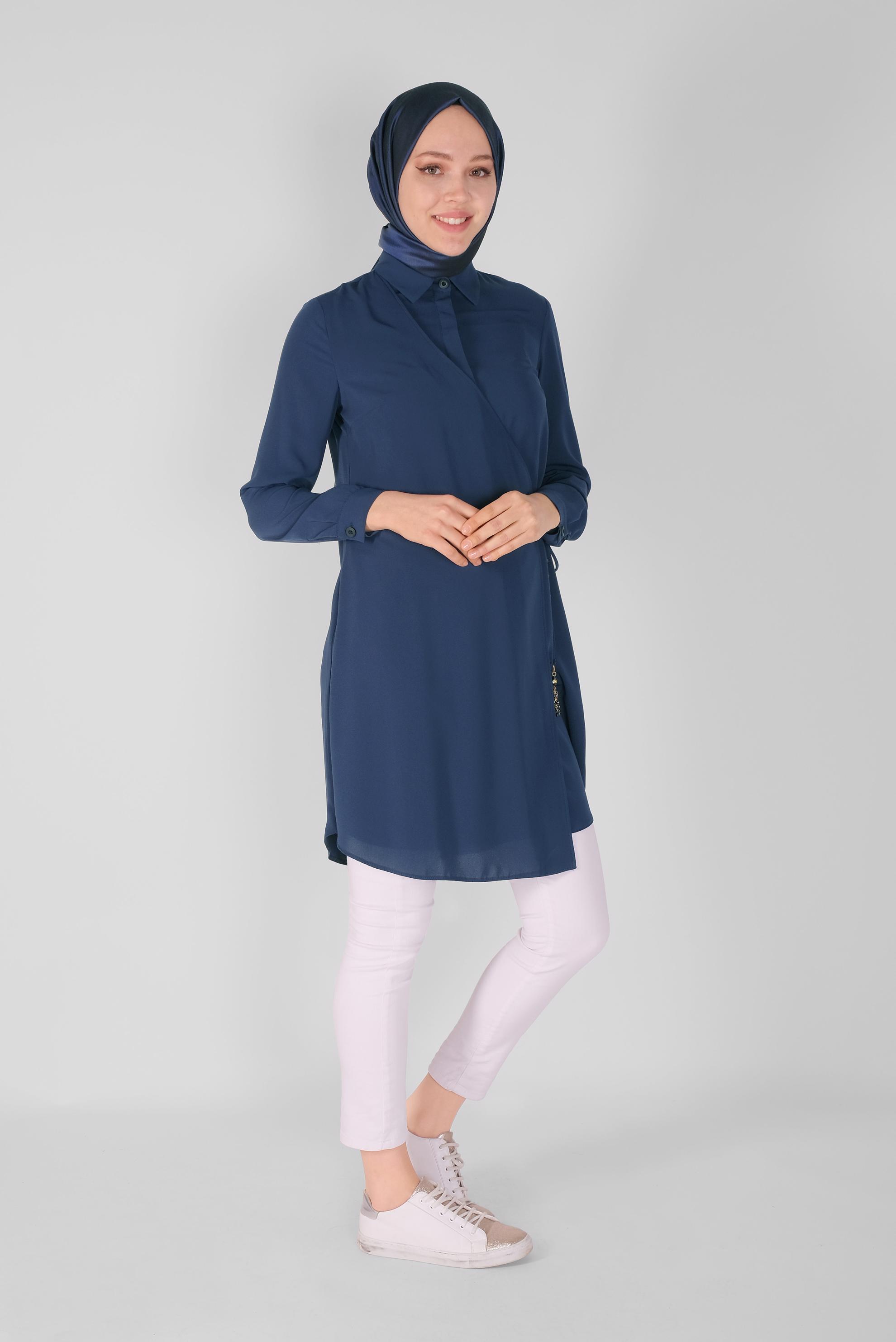 Tesettür giyim LACİVERT GİZLİ DÜĞMELİ PARÇA DETAYLI TUNİK 41344