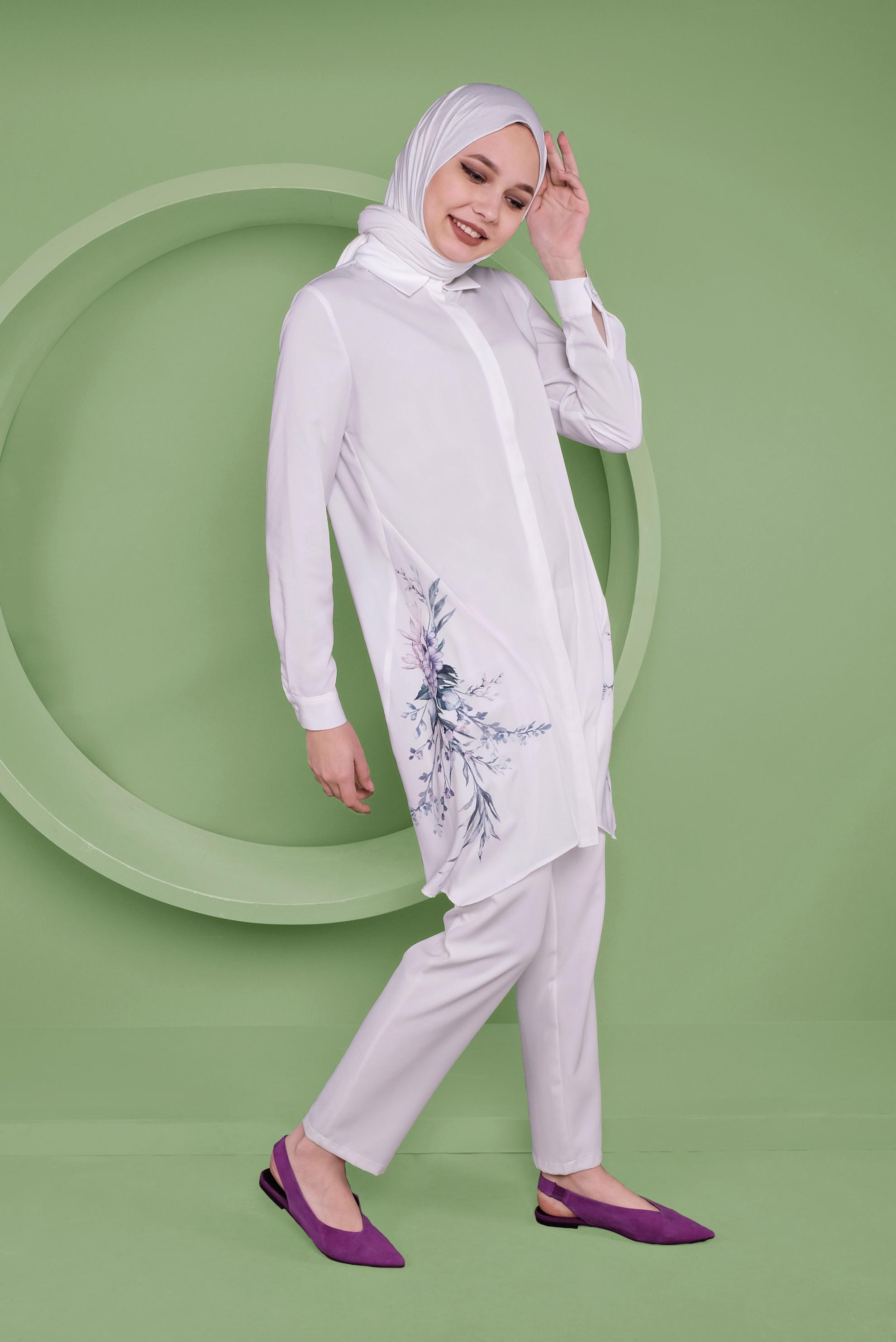 Tesettür giyim BEYAZ ASİMETRİK KESİM ÇİÇEK DESENLİ TUNİK 41349