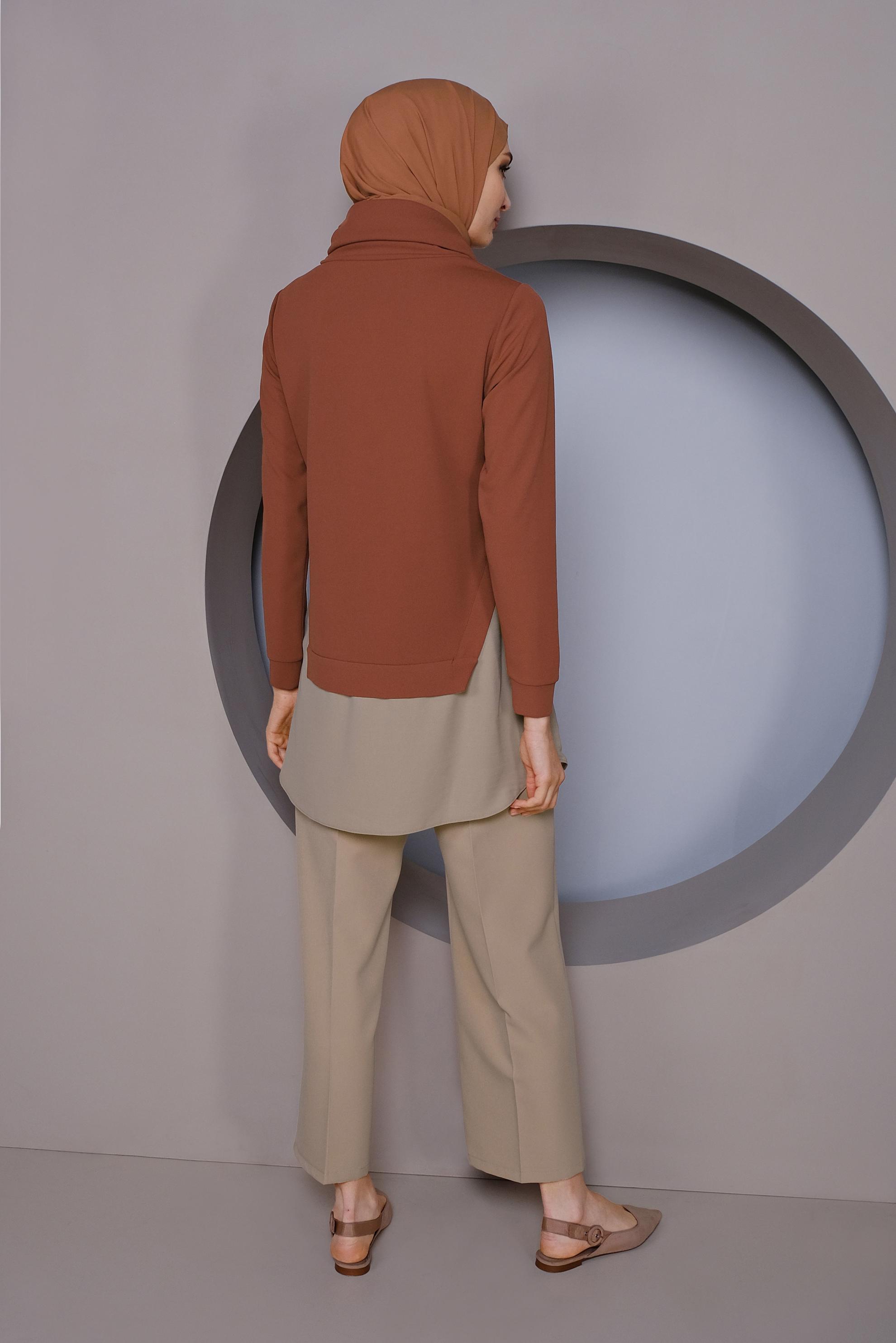 Tesettür giyim BORDO PARÇA DETAYLI YAKASI BOĞAZLI TUNİK 41368