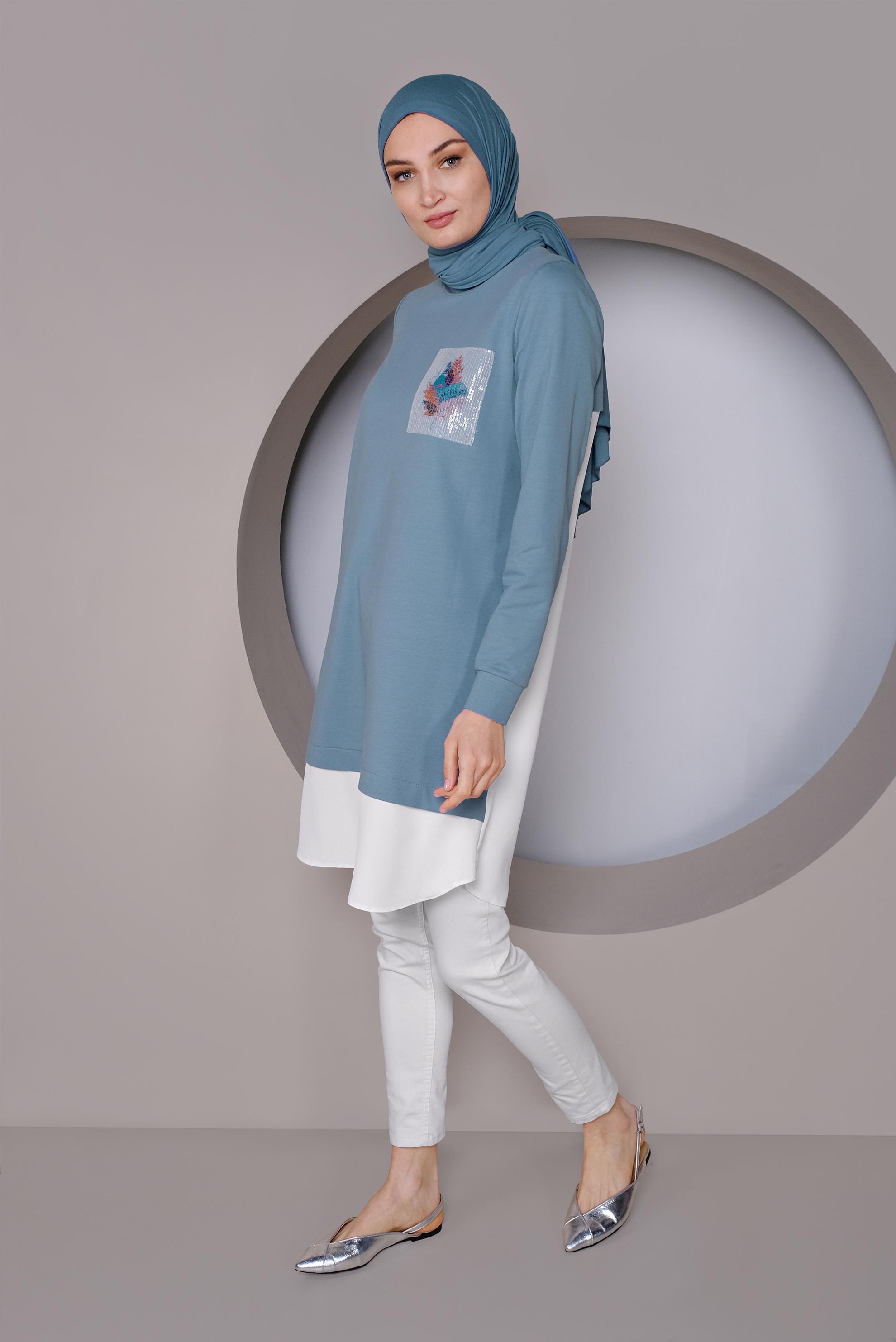 Tesettür giyim MAVİ PARÇA DETAYLI SIRT KISMI DÜĞMELİ TUNİK 41369