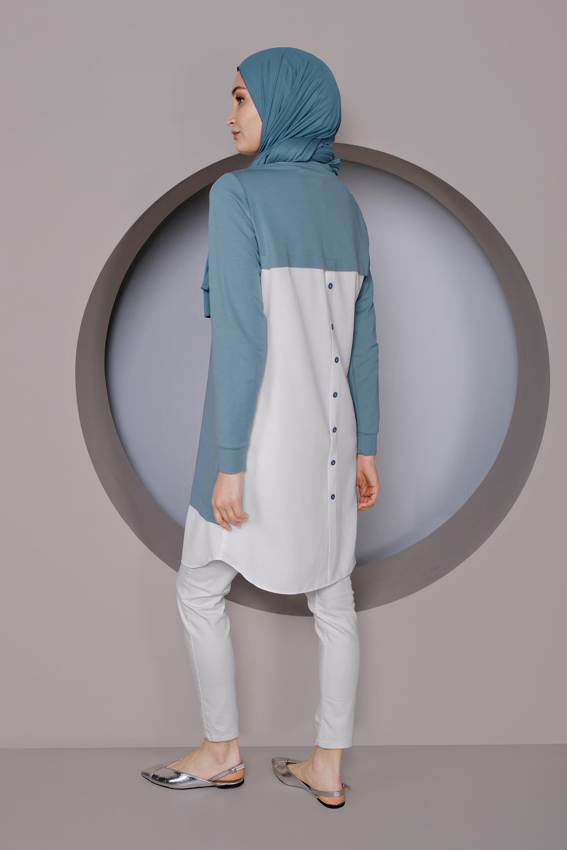 Tesettür giyim MAVİ PARÇA DETAYLI SIRT KISMI DÜĞMELİ TUNİK 41369