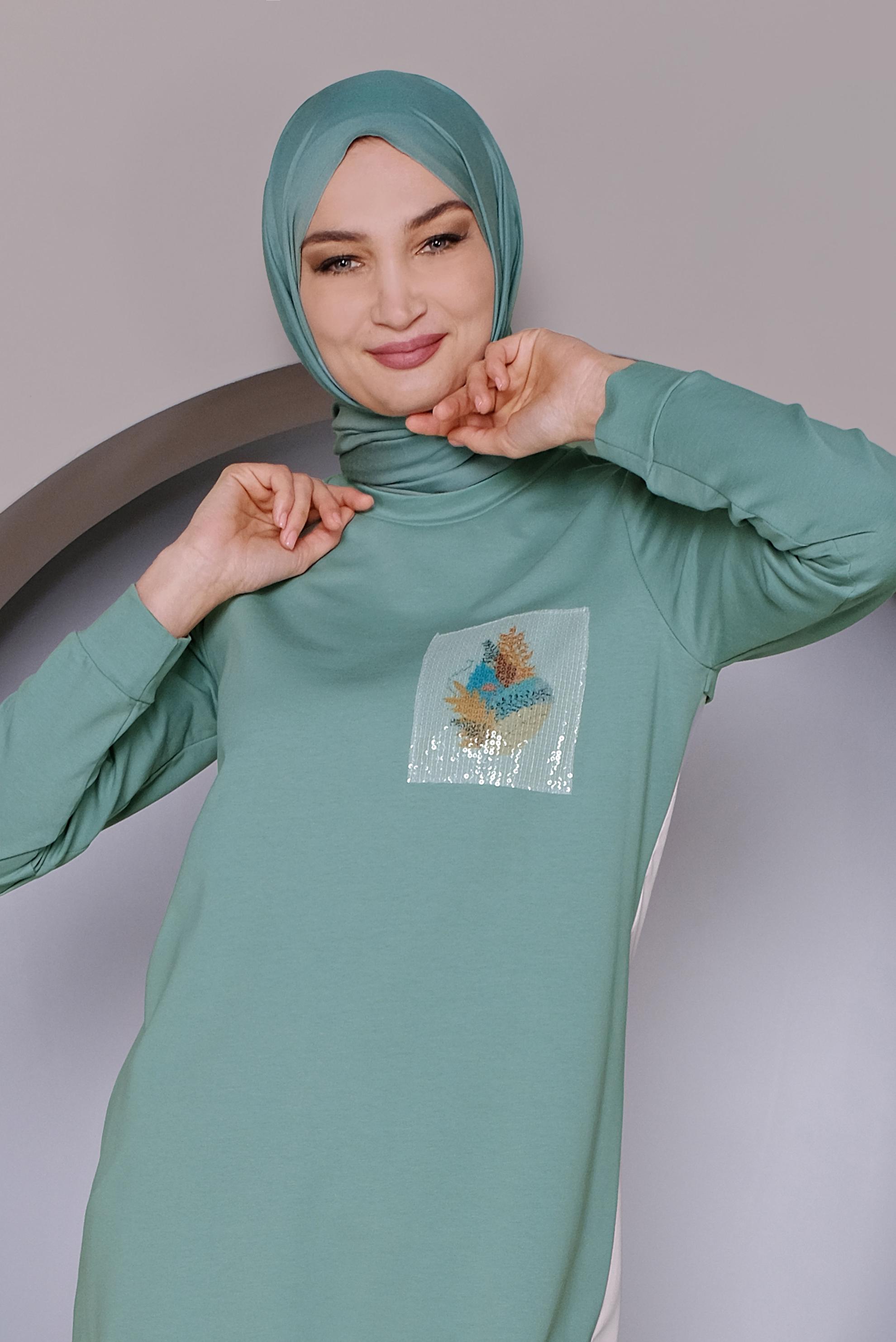 Tesettür giyim YEŞİL PARÇA DETAYLI SIRT KISMI DÜĞMELİ TUNİK 41369