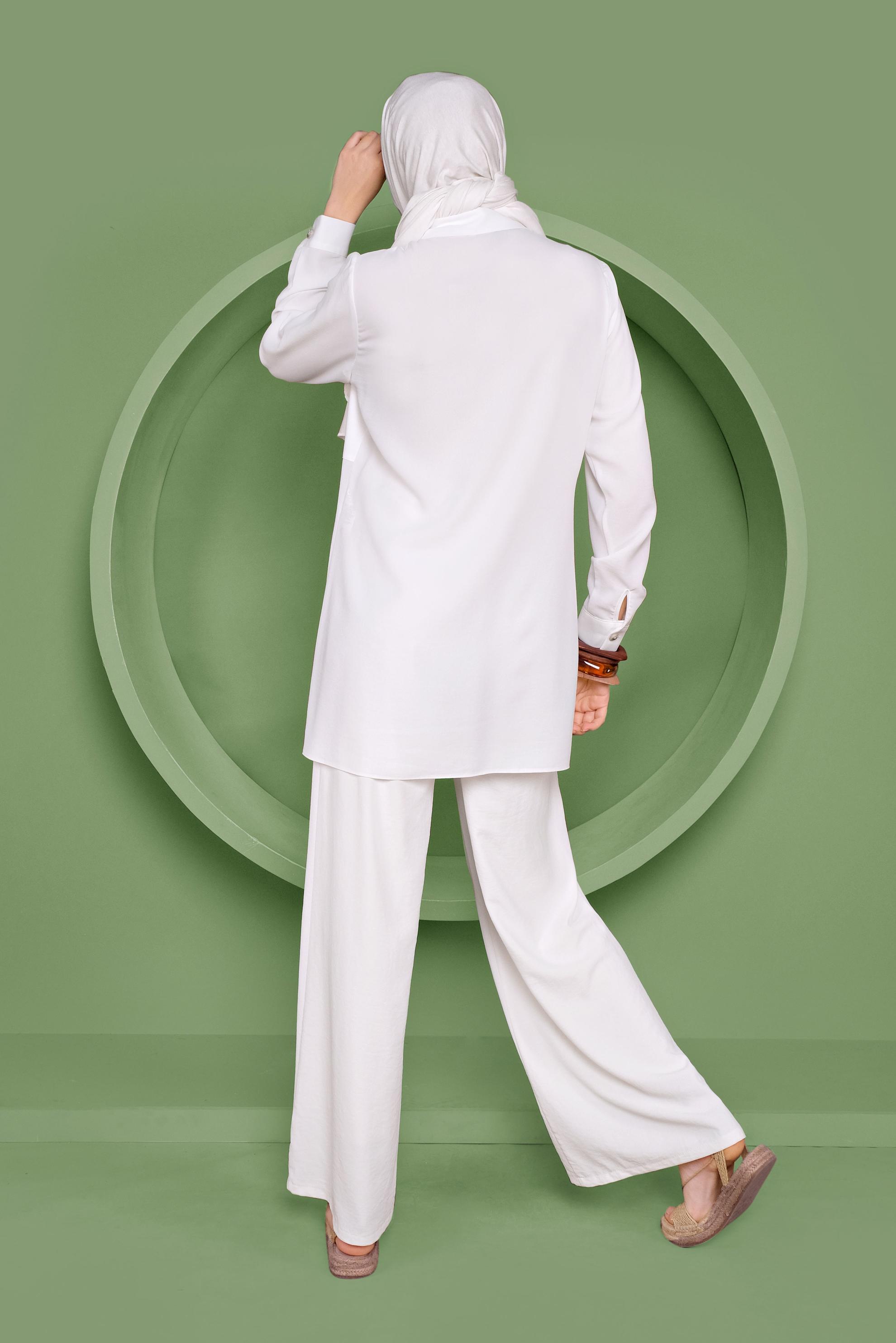 Tesettür giyim BEYAZ CEPLİ DÜĞMELİ TUNİK 41372