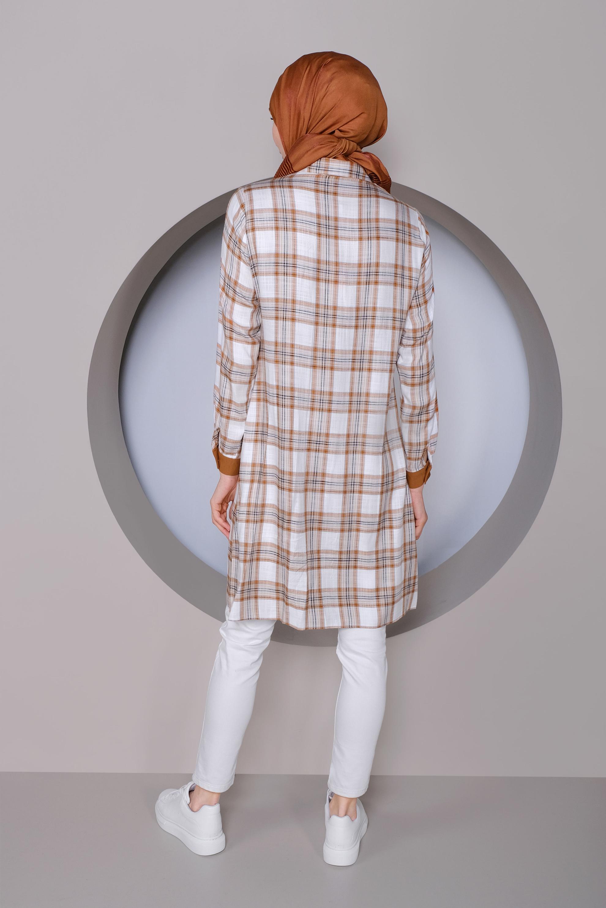 Tesettür giyim BEJ CEP KISMI NAKIŞ İŞLEMELİ EKOSE TUNİK 41390