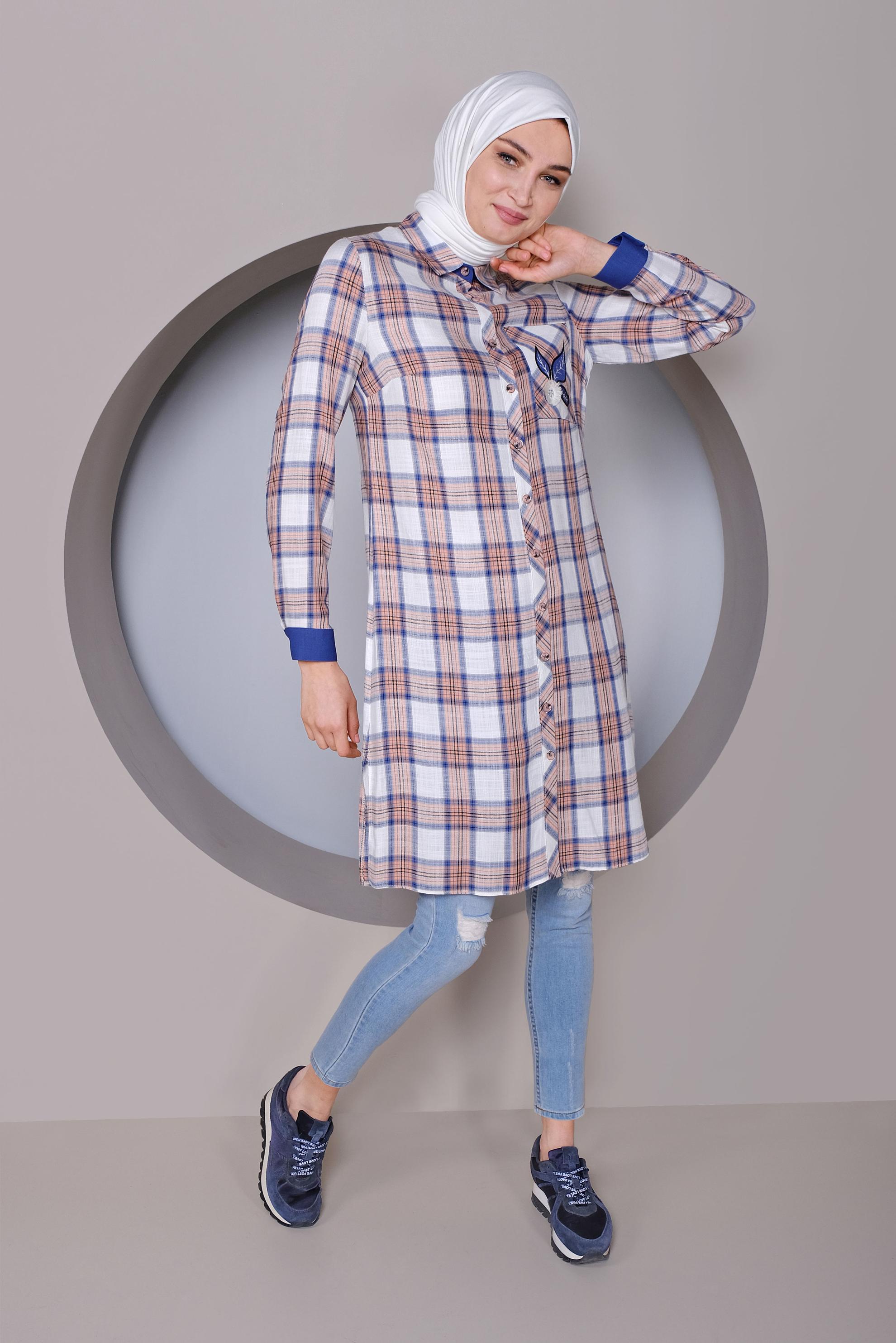 Tesettür giyim MERCAN CEP KISMI NAKIŞ İŞLEMELİ EKOSE TUNİK 41390